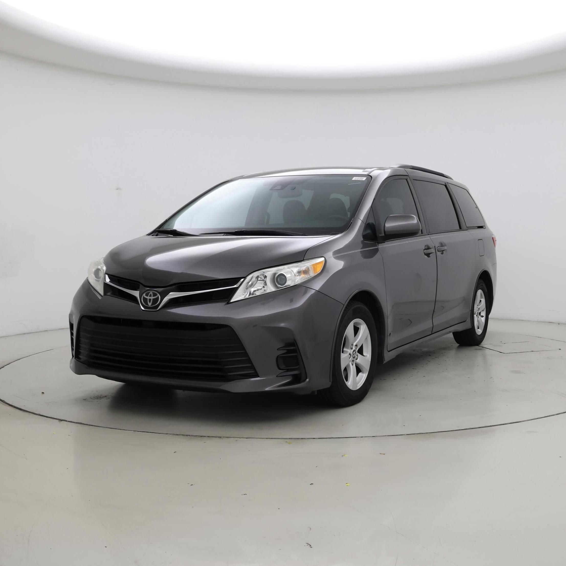 Thumbnail: 2018 Toyota Sienna - 4