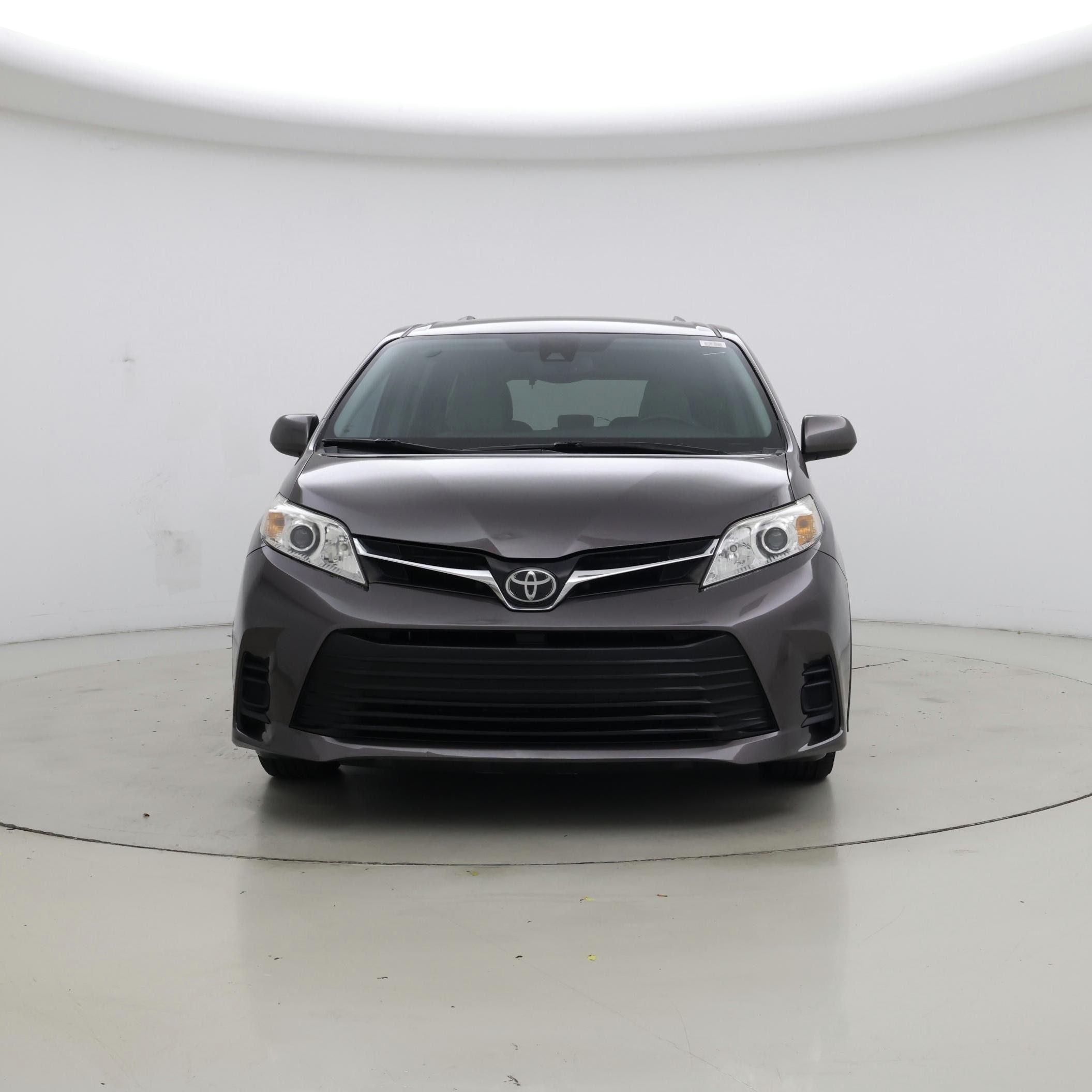 Thumbnail: 2018 Toyota Sienna - 5