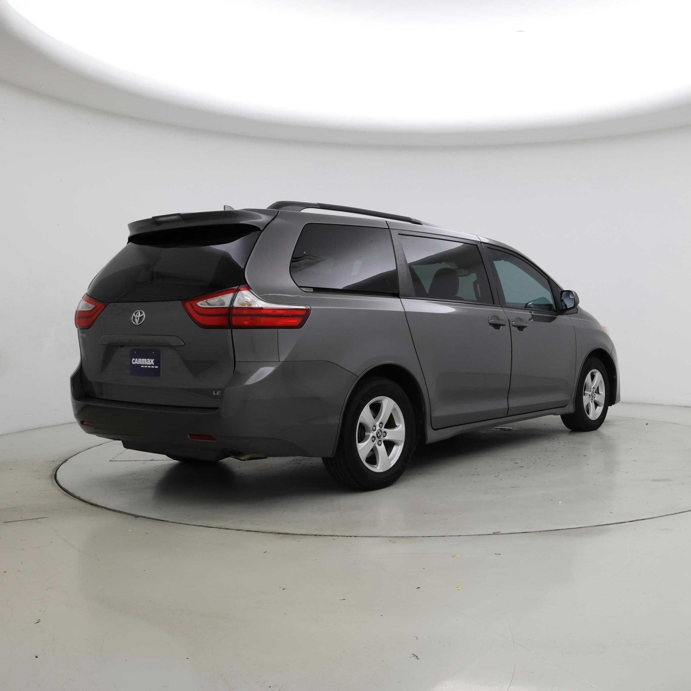 Thumbnail: 2018 Toyota Sienna - 8