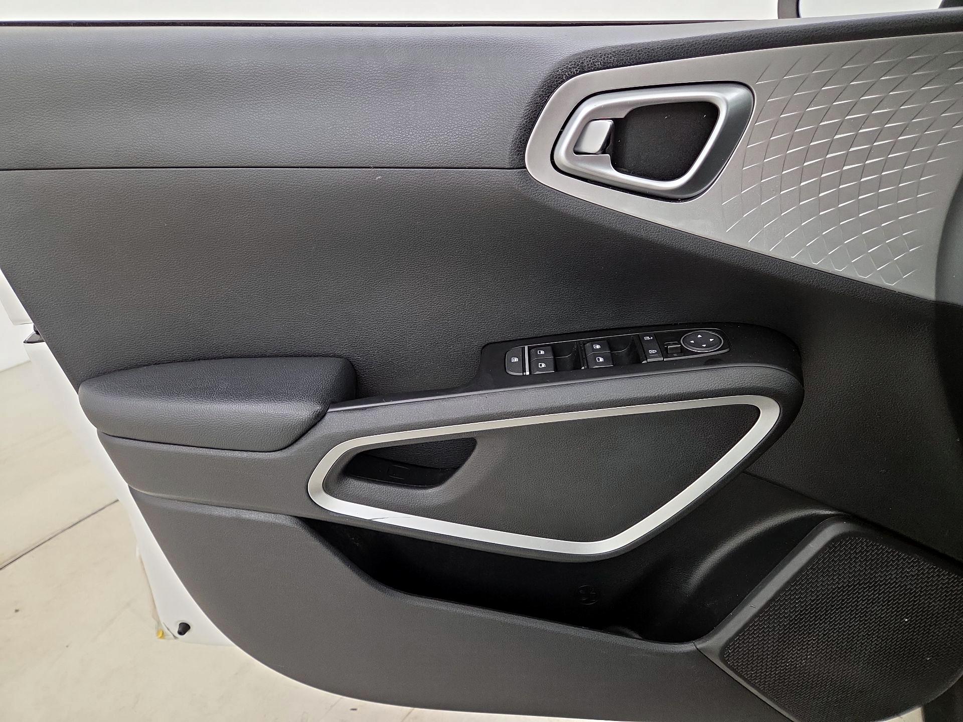 Thumbnail: 2020 Kia Soul - 12