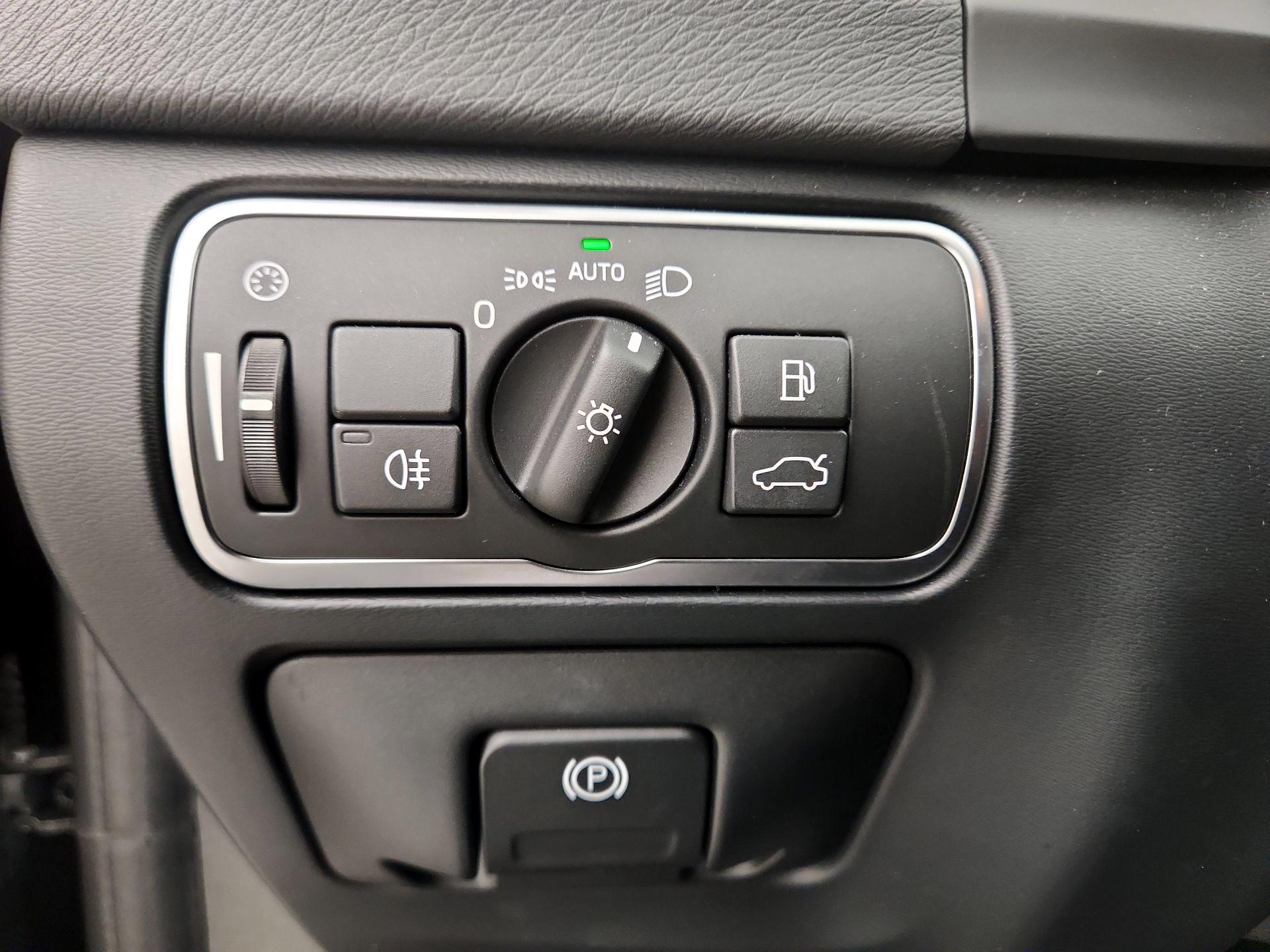 Thumbnail: 2016 Volvo S60 - 13