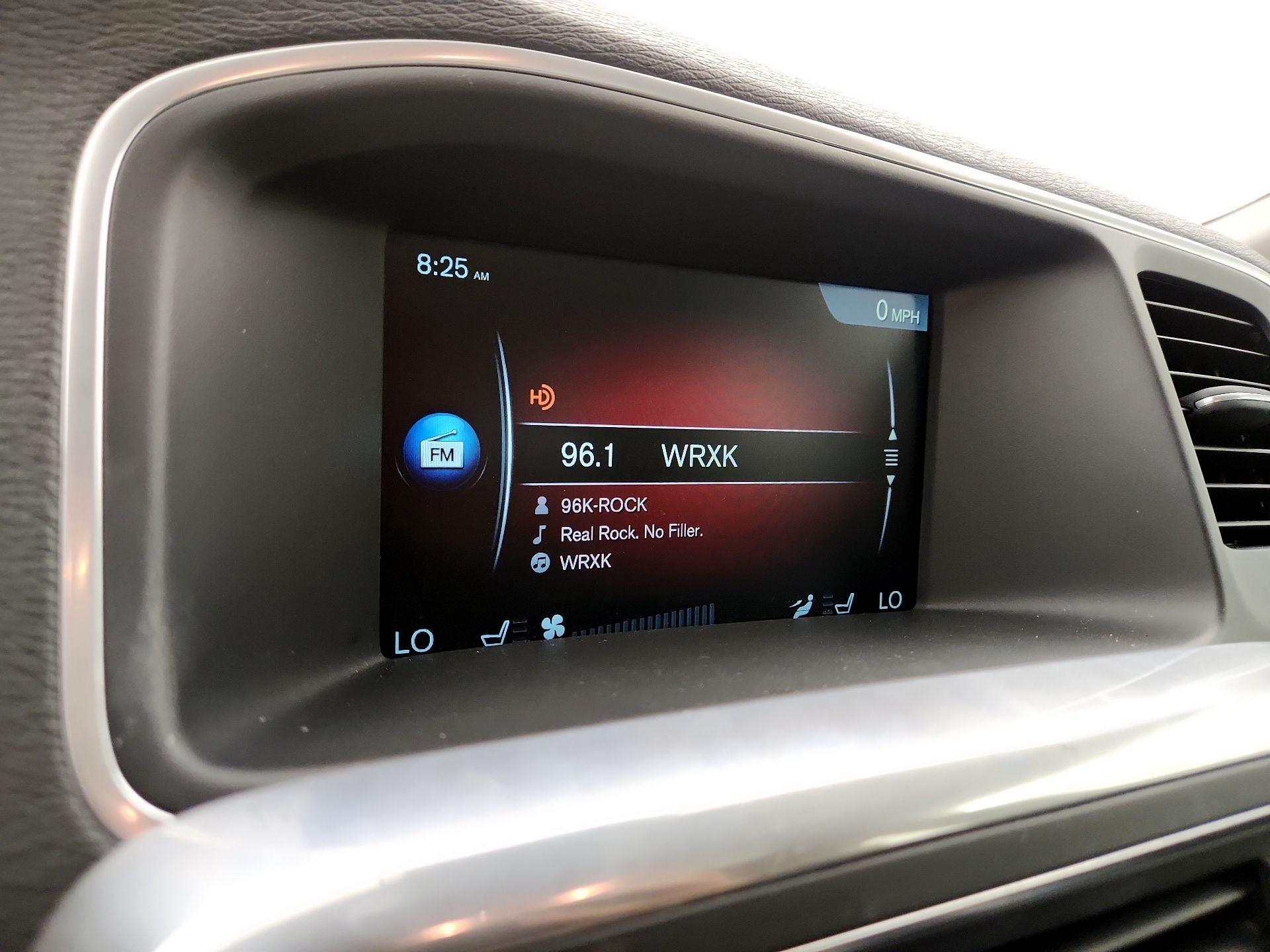Thumbnail: 2016 Volvo S60 - 16