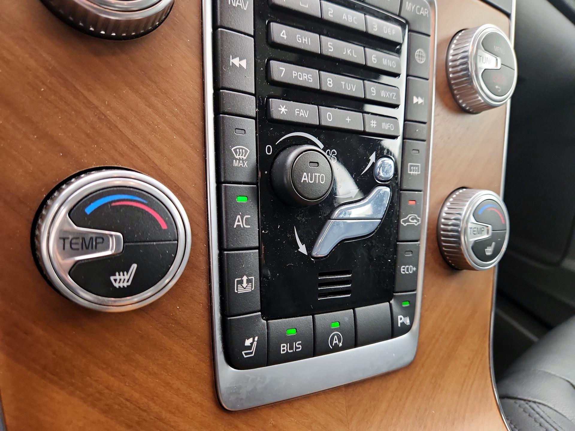 Thumbnail: 2016 Volvo S60 - 17
