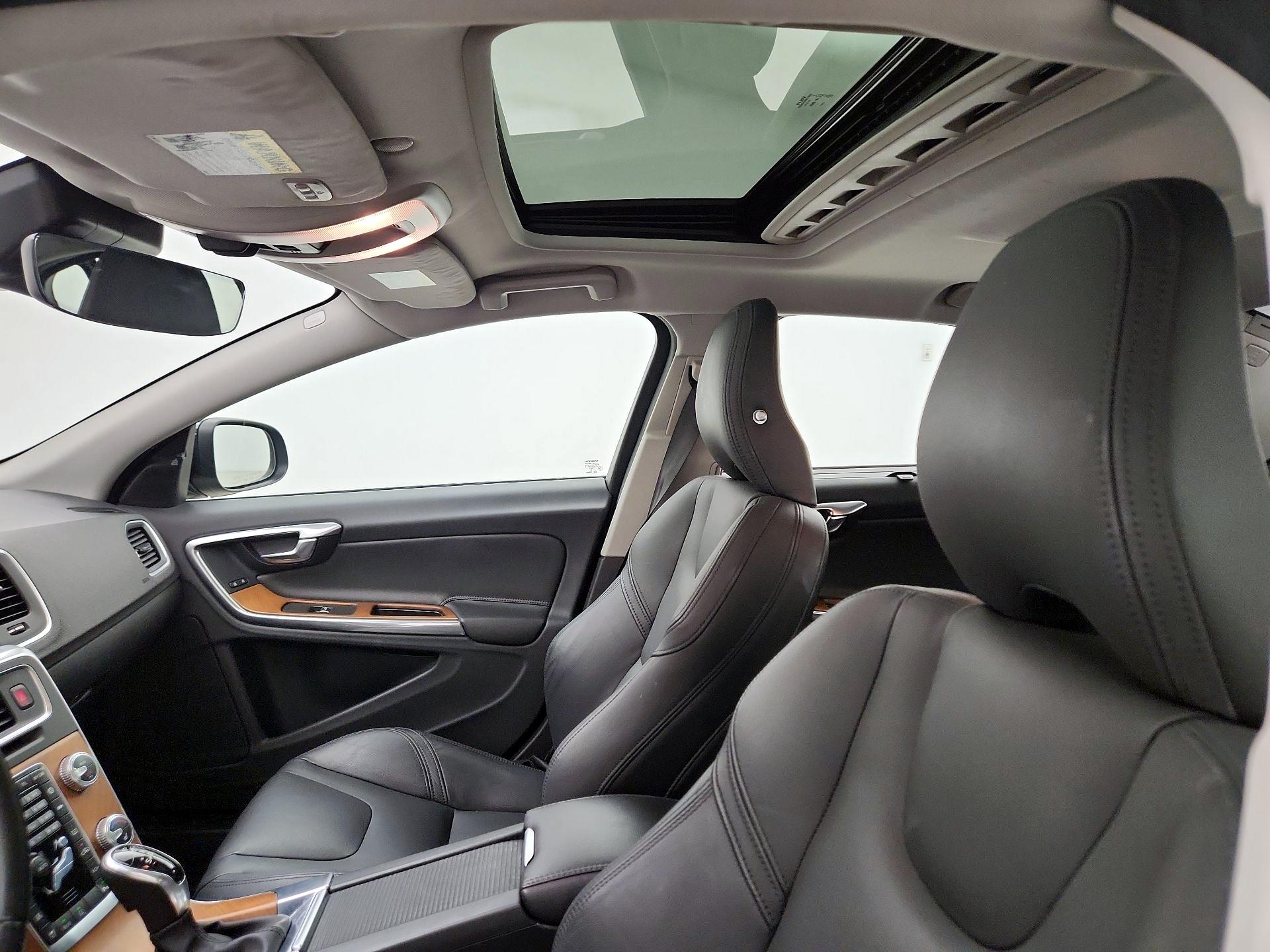 Thumbnail: 2016 Volvo S60 - 19