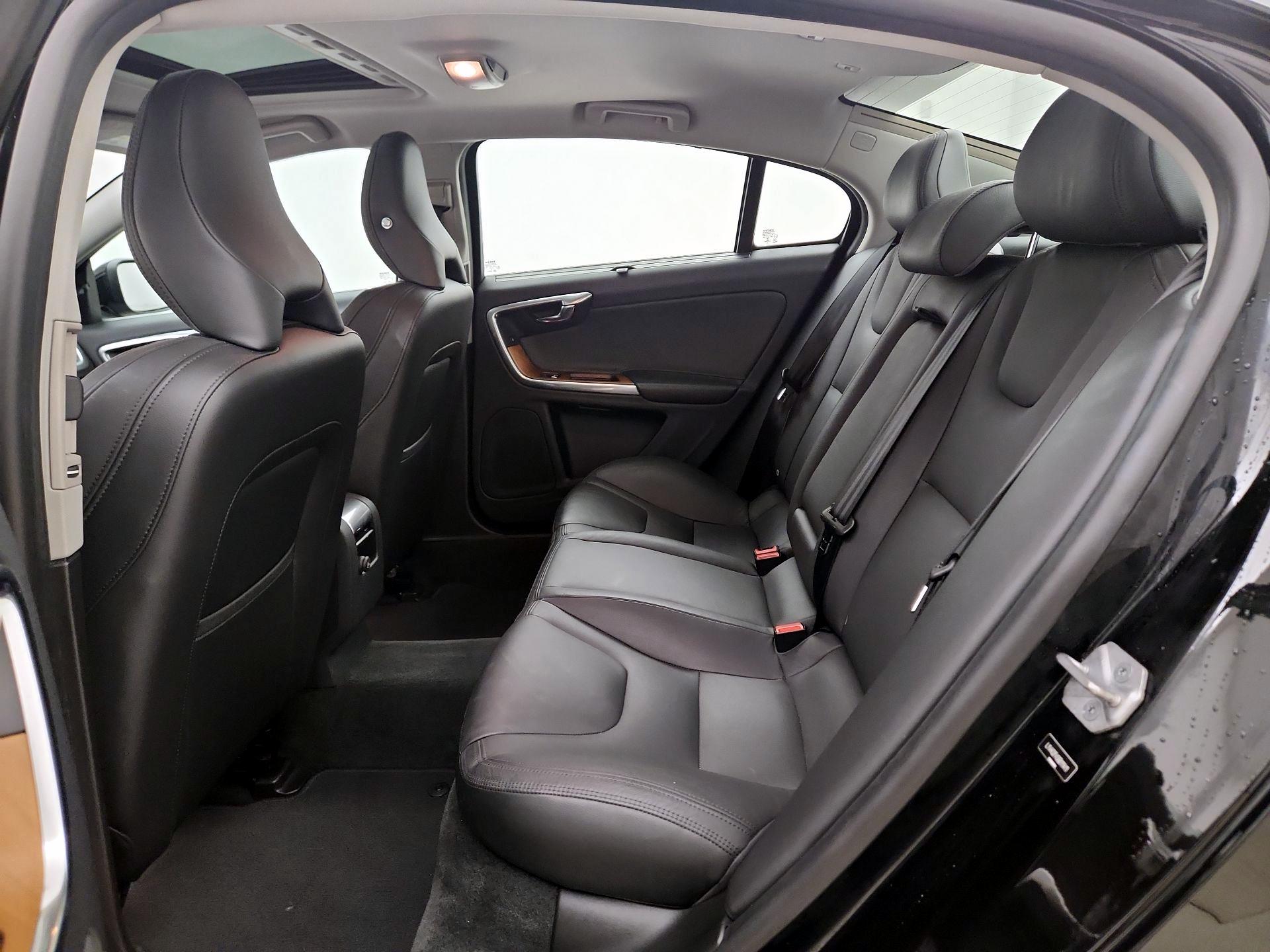 Thumbnail: 2016 Volvo S60 - 20