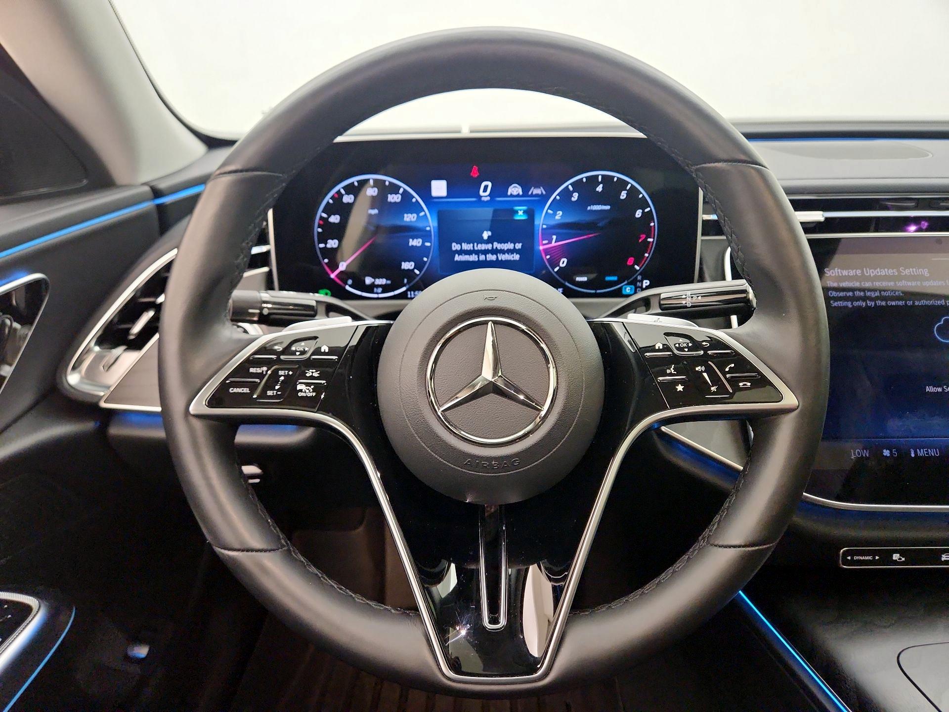 Thumbnail: 2025 Mercedes-Benz E-Class - 10