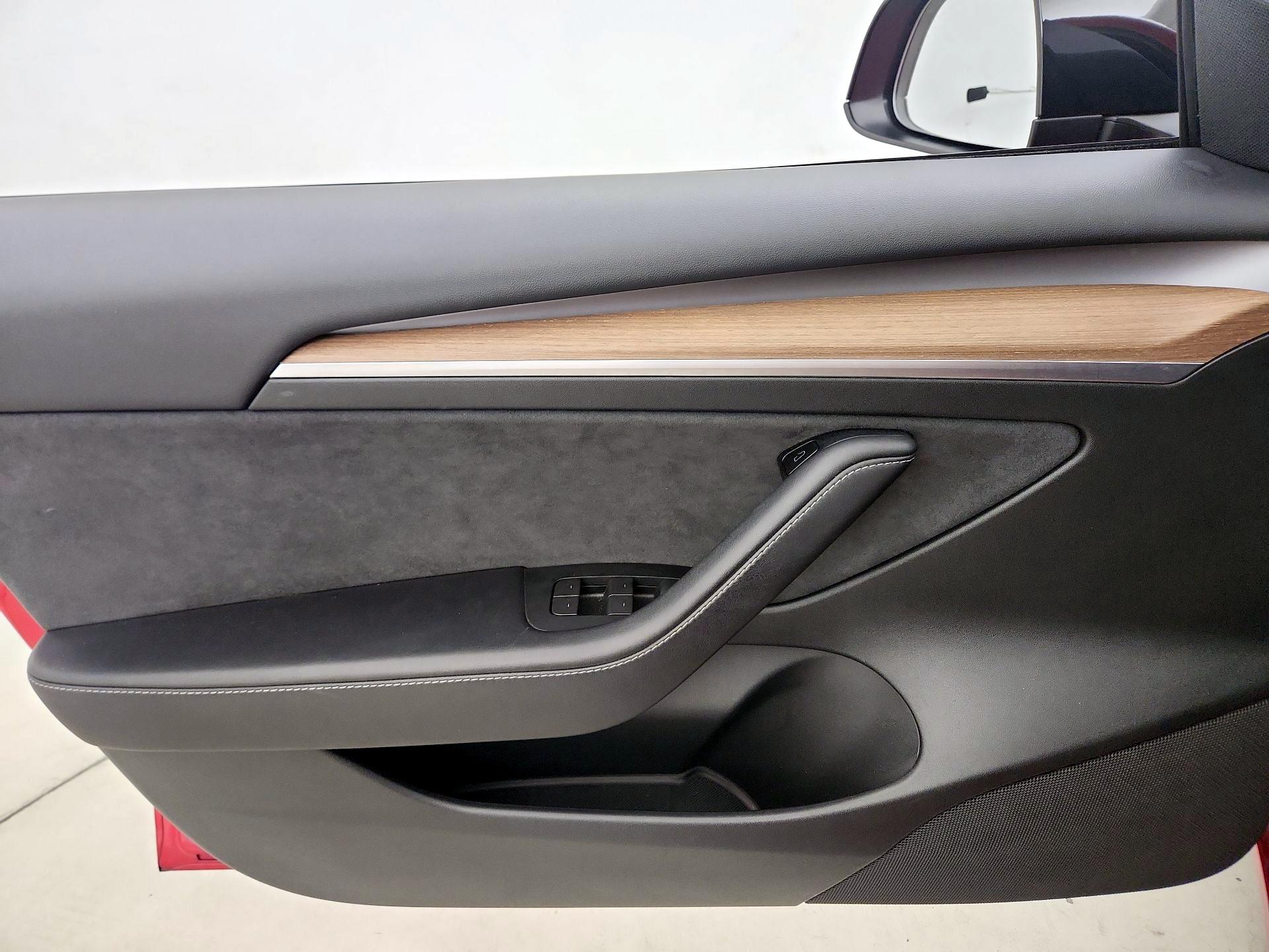 Thumbnail: 2023 Tesla Model 3 - 12