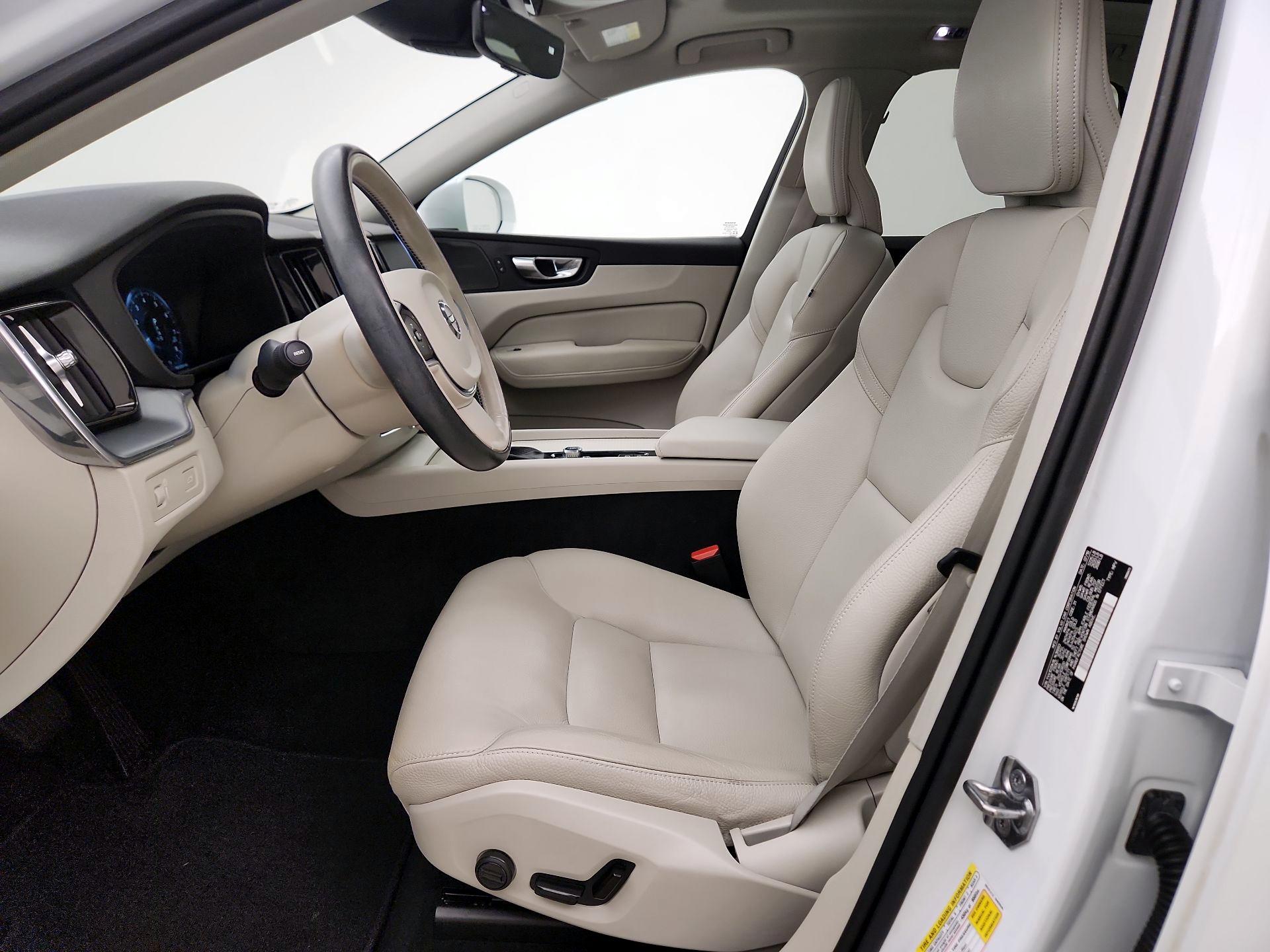 Thumbnail: 2020 Volvo XC60 - 11