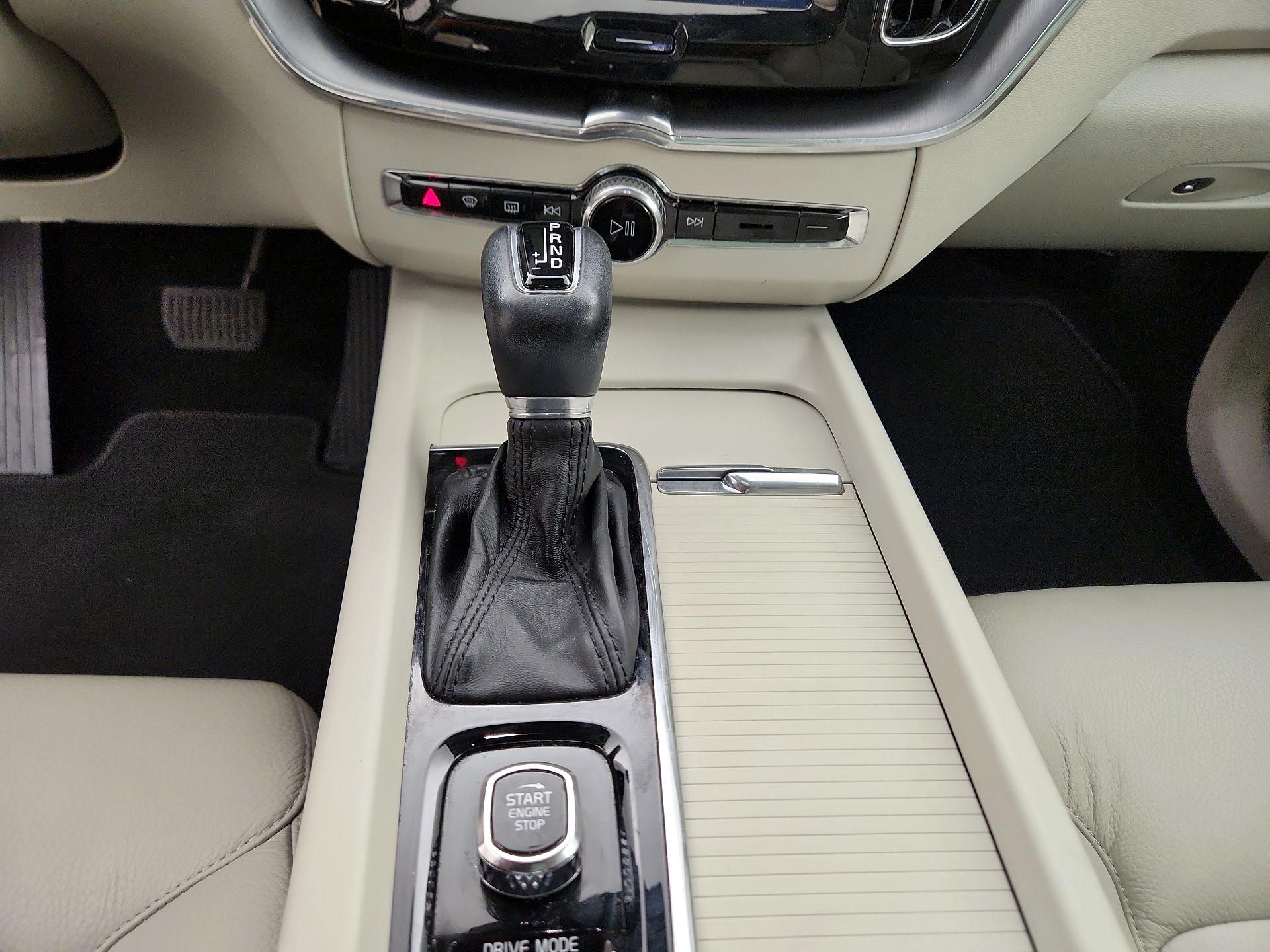 Thumbnail: 2020 Volvo XC60 - 18