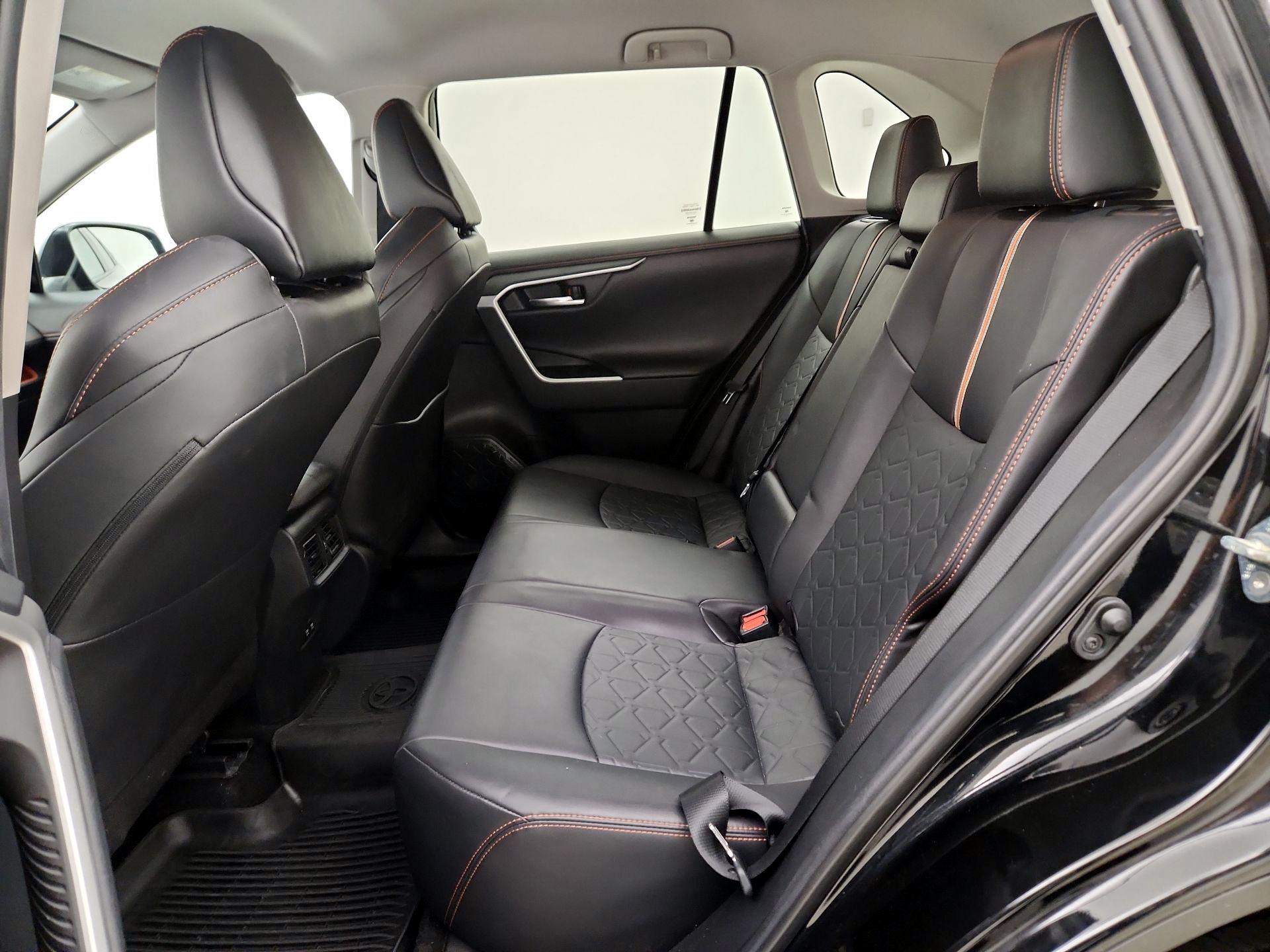 Thumbnail: 2019 Toyota RAV4 - 20