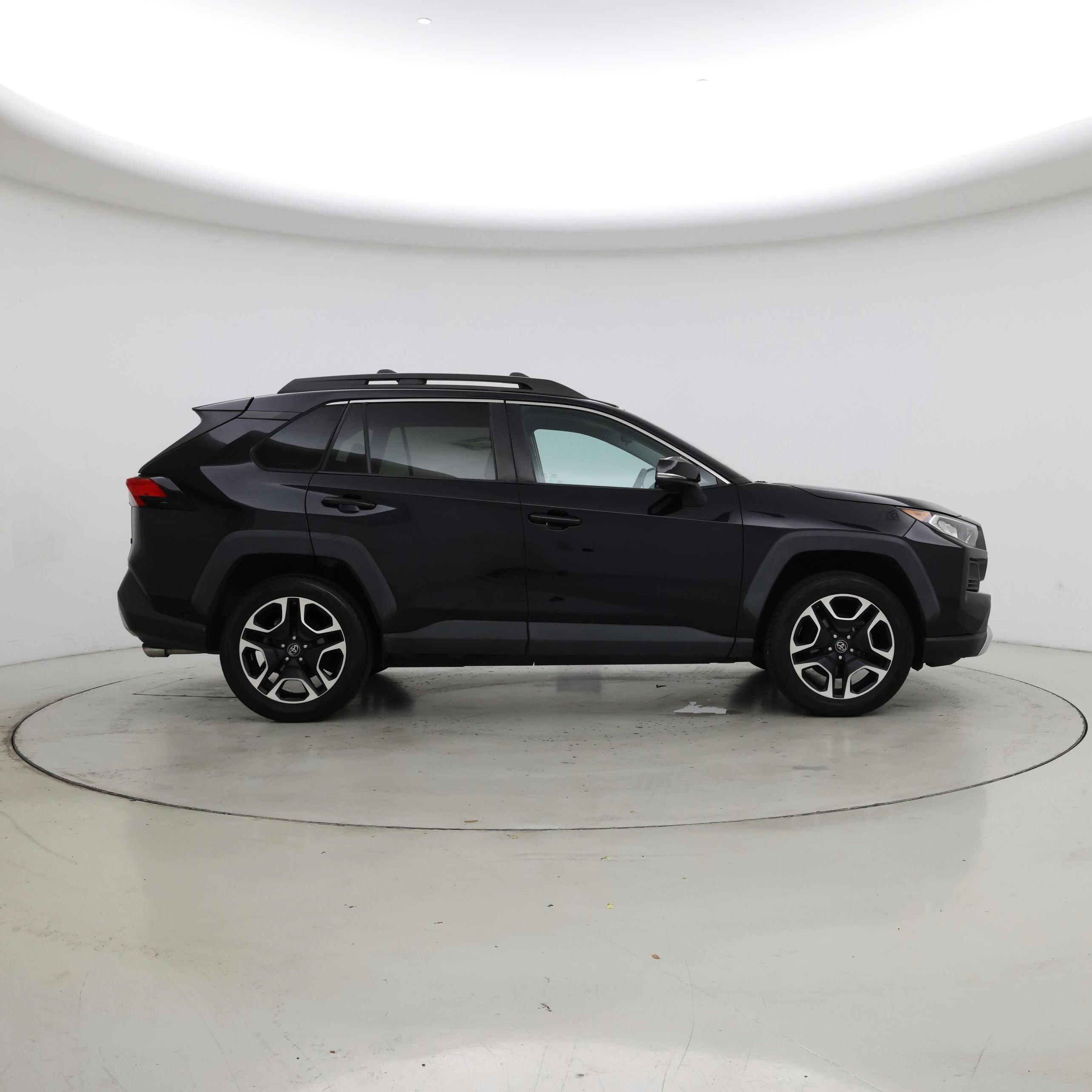 Thumbnail: 2019 Toyota RAV4 - 7