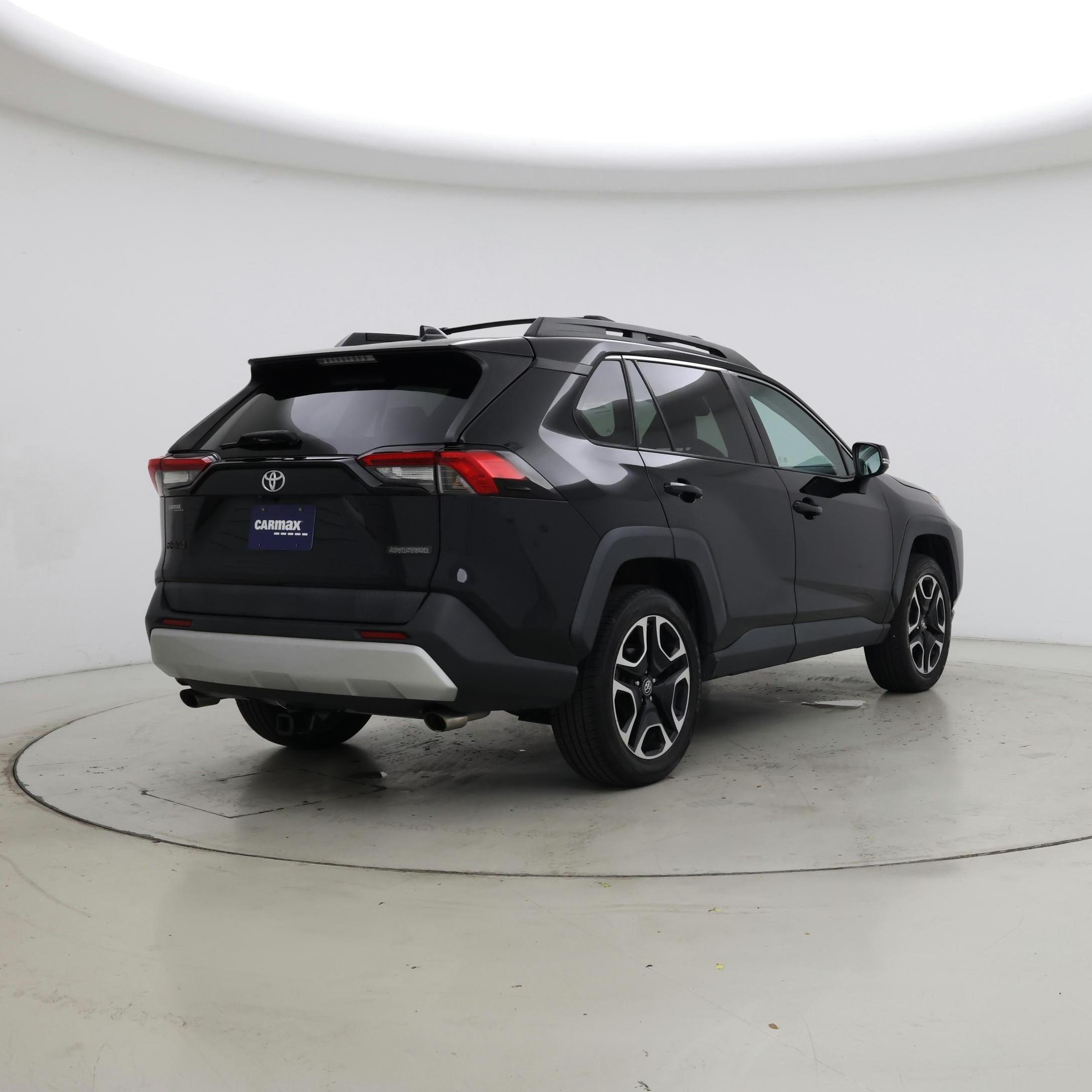 Thumbnail: 2019 Toyota RAV4 - 8