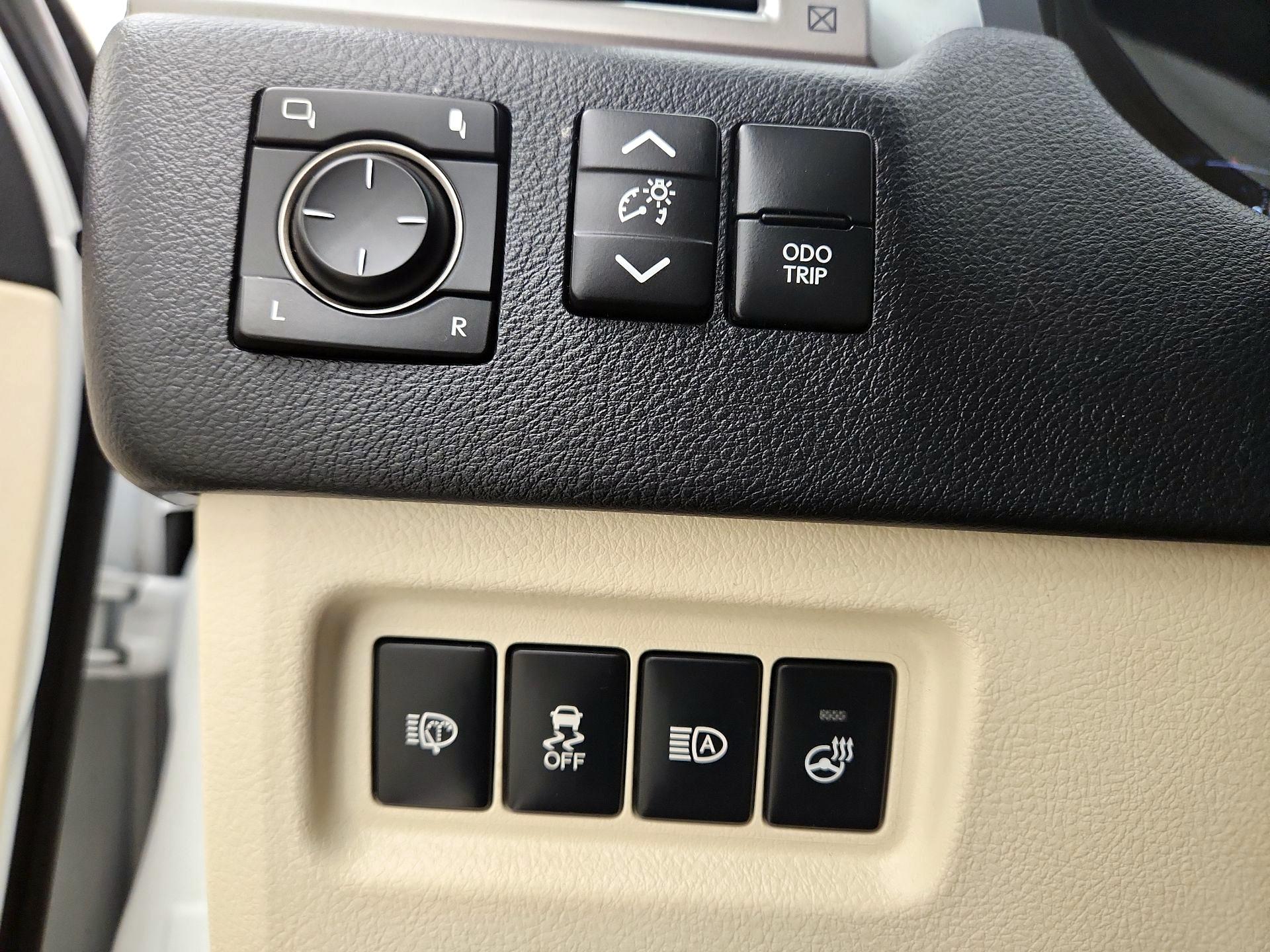 Thumbnail: 2023 Lexus GX - 13