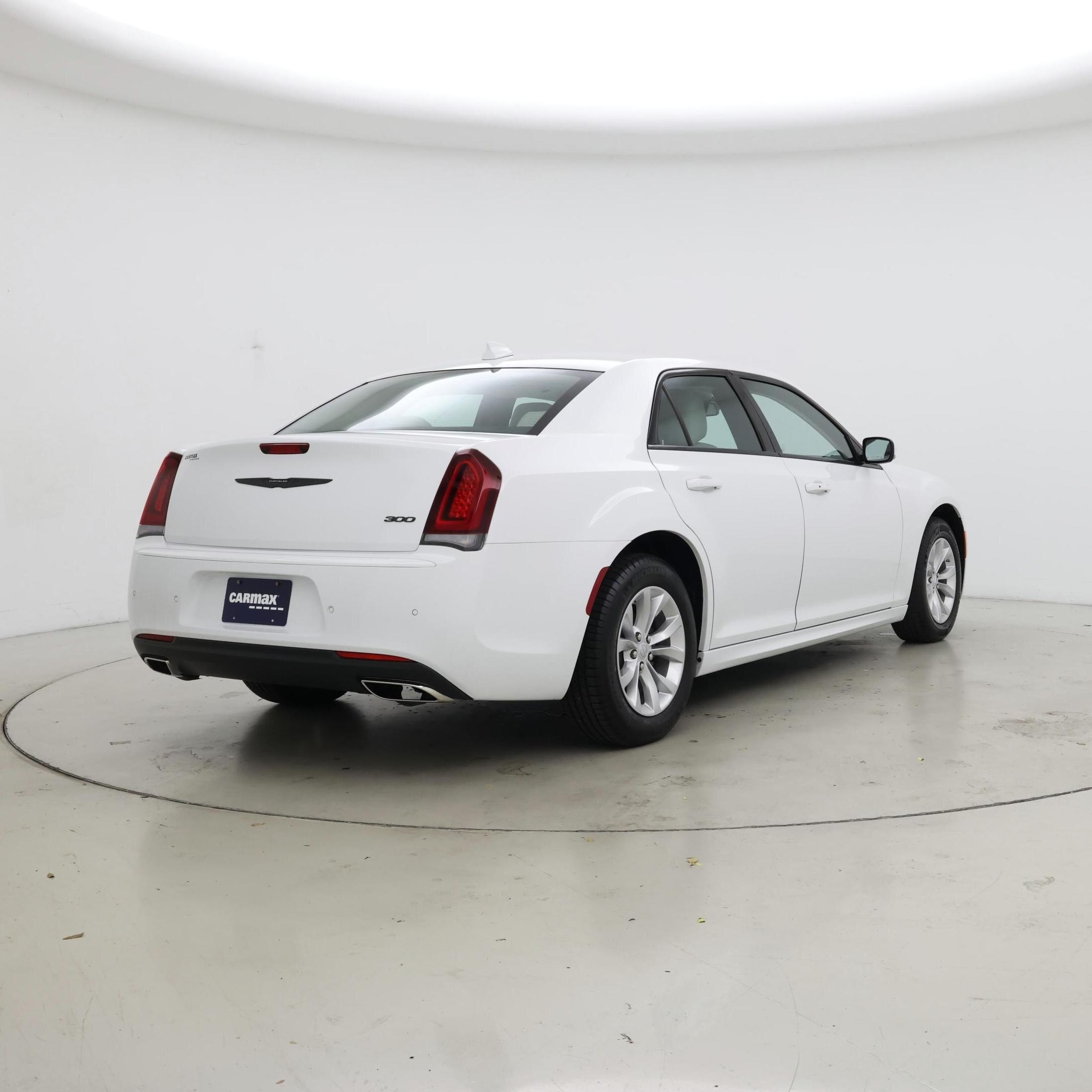 Thumbnail: 2022 Chrysler 300 - 8