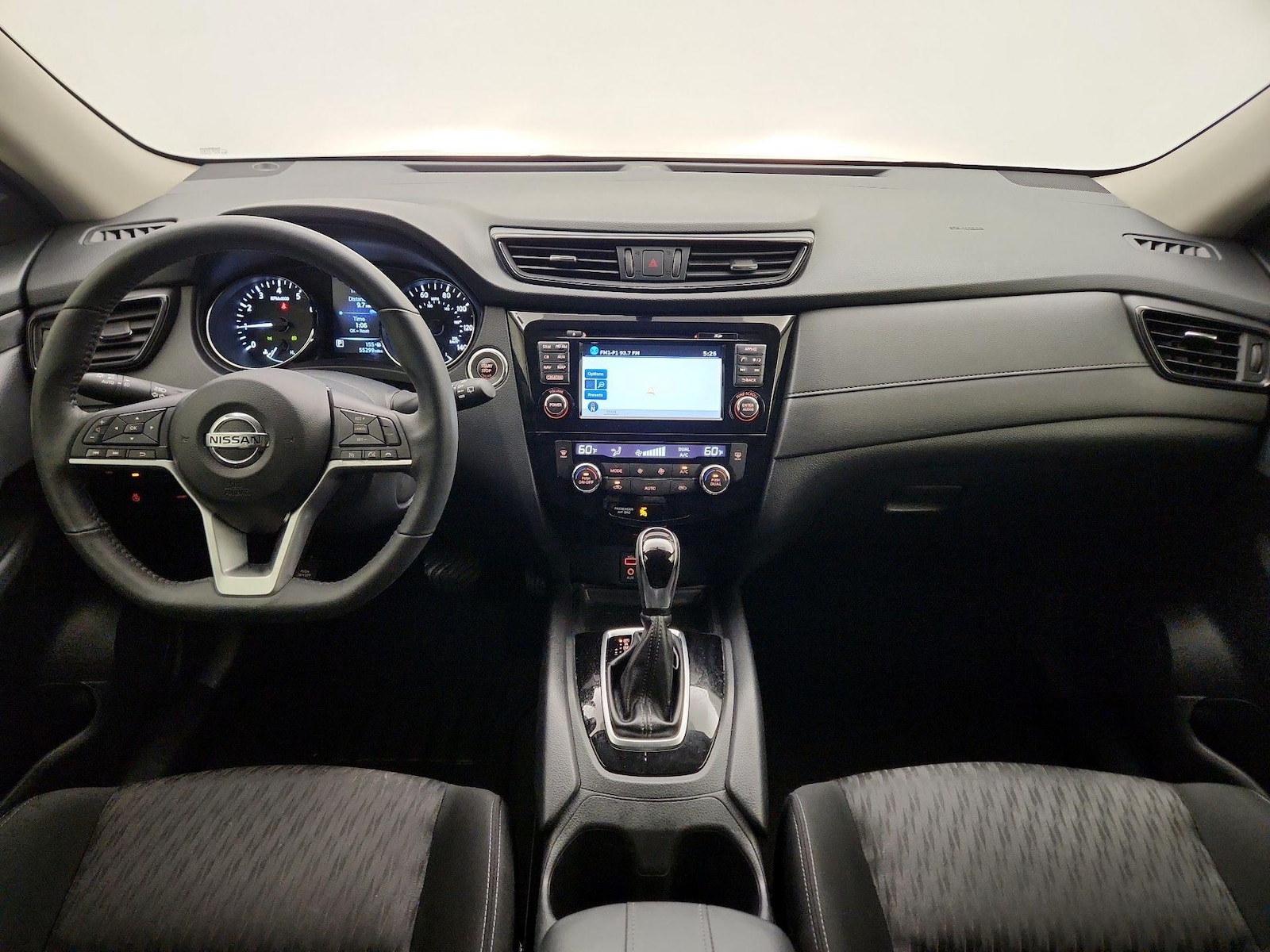 2017 Nissan Rogue SV - Photo 10
