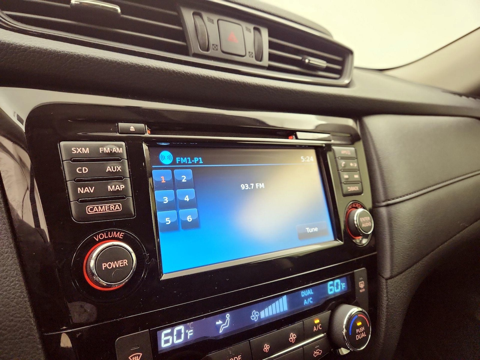 2017 Nissan Rogue SV - Photo 17