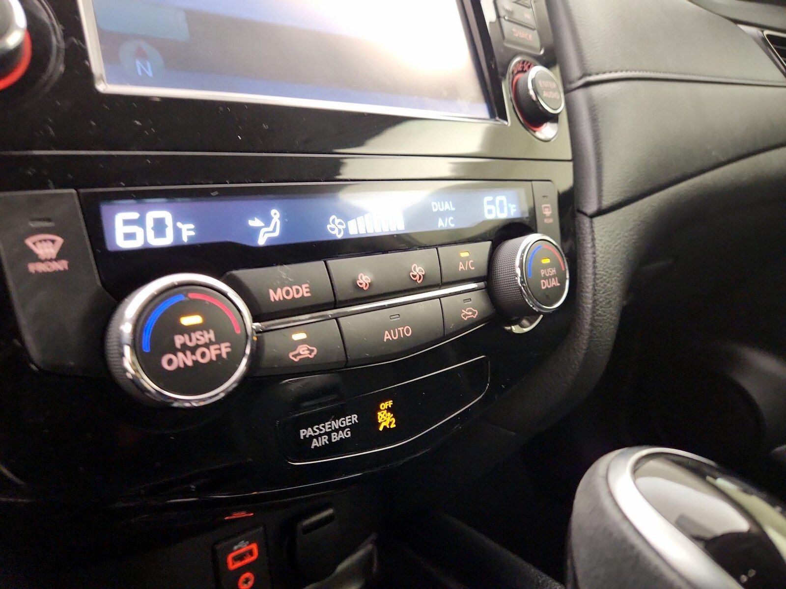 2017 Nissan Rogue SV - Photo 18