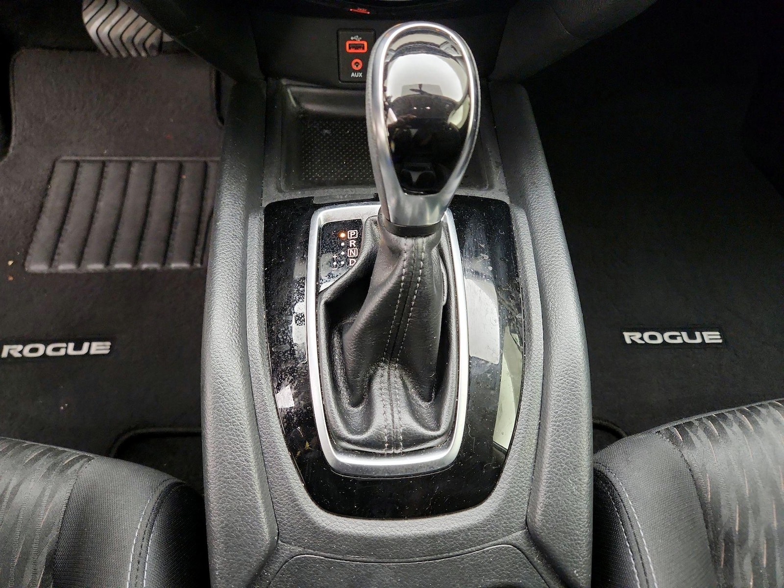 2017 Nissan Rogue SV - Photo 19