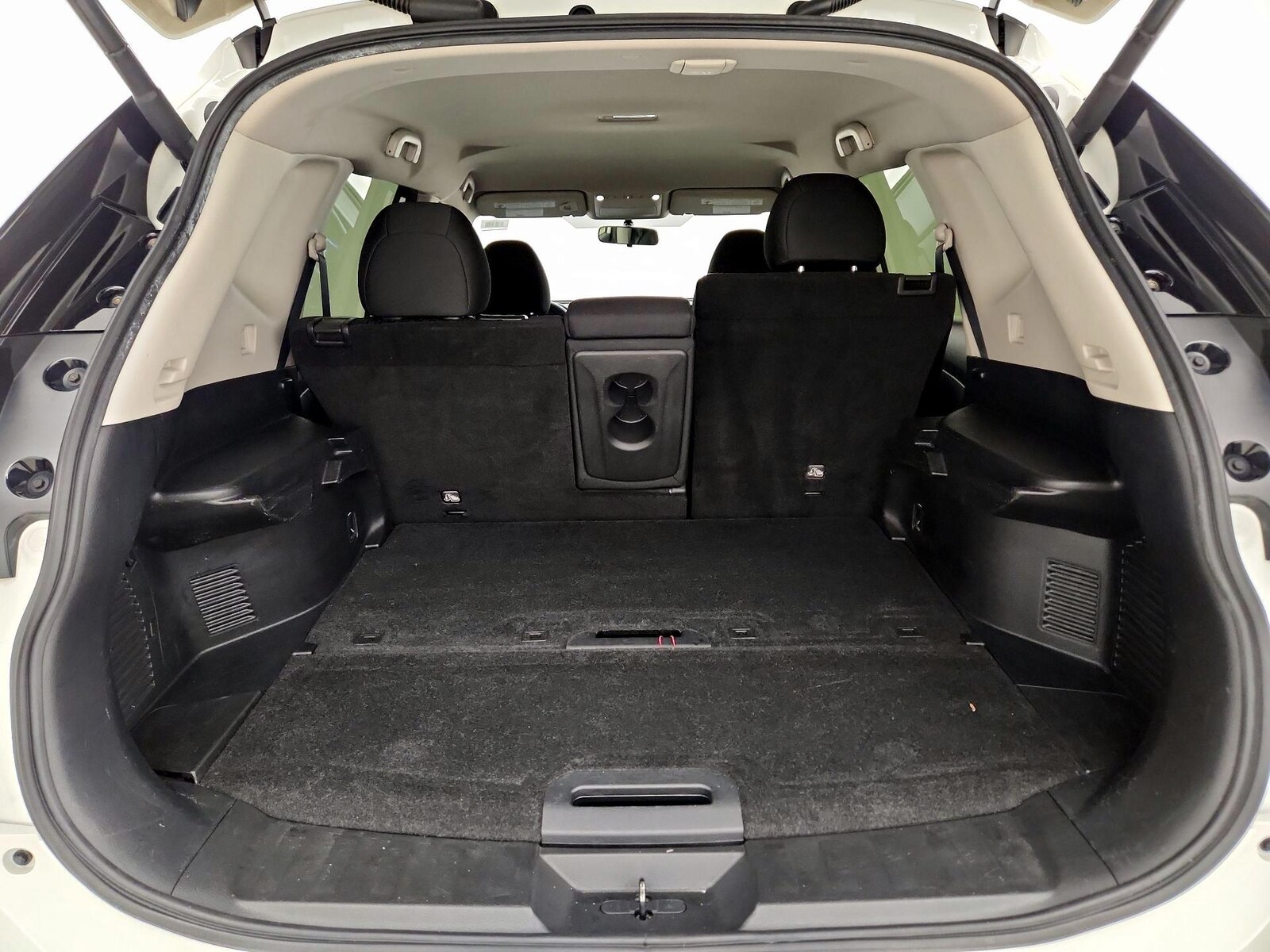 2017 Nissan Rogue SV - Photo 22