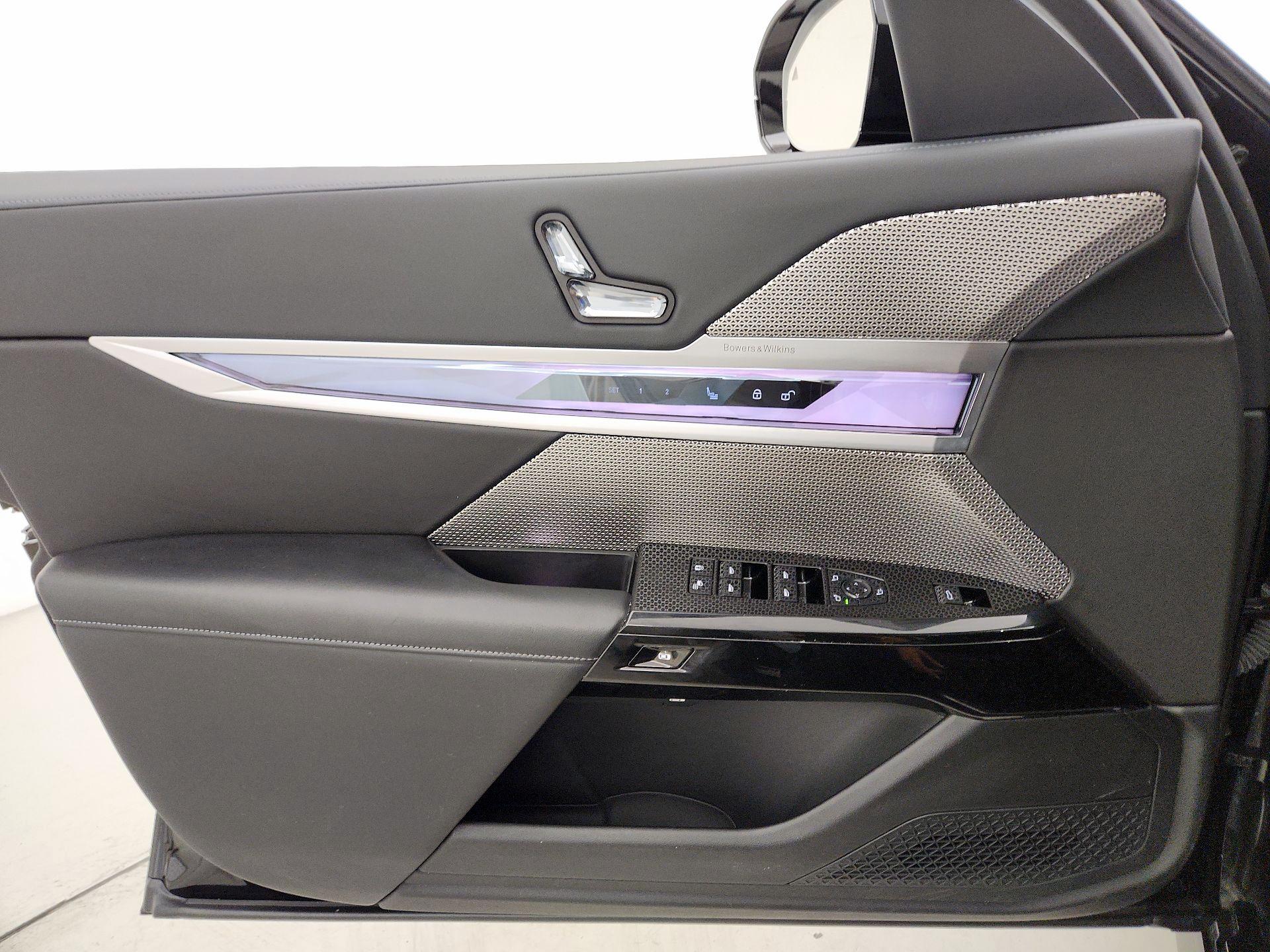 Thumbnail: 2024 BMW 7 Series - 12