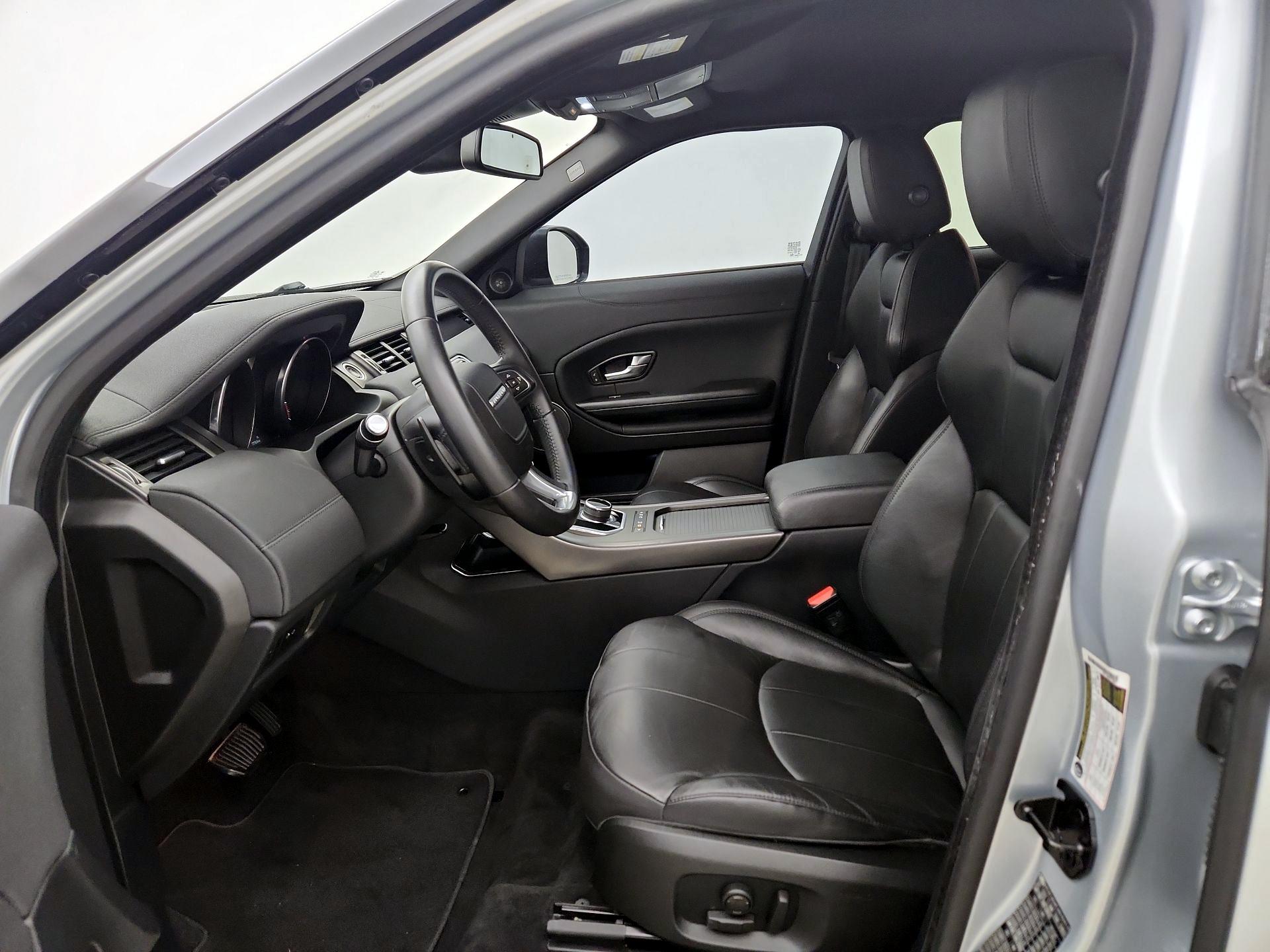 Thumbnail: 2019 Land Rover Range Rover Evoque - 11