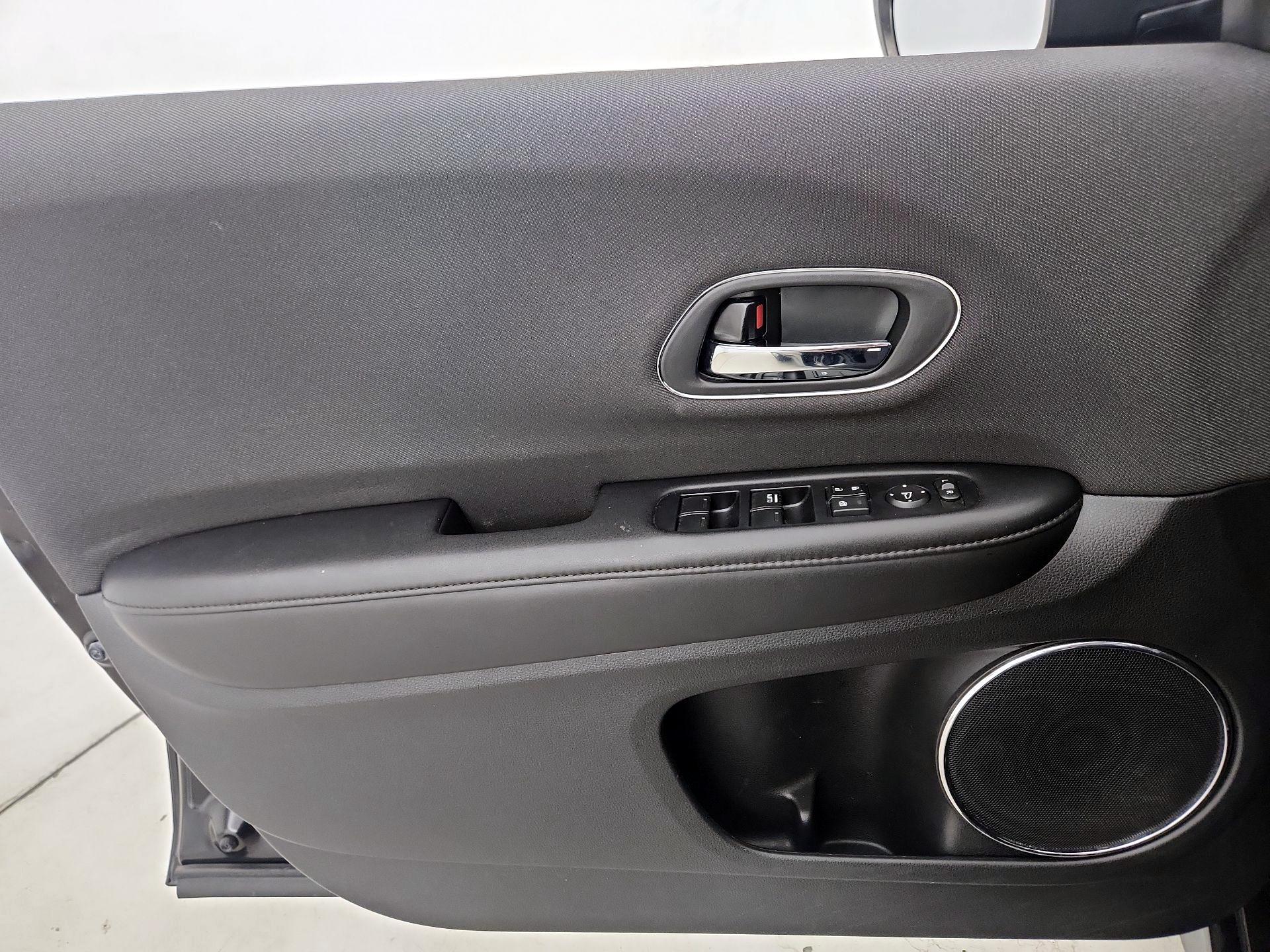 Thumbnail: 2019 Honda HR-V - 12
