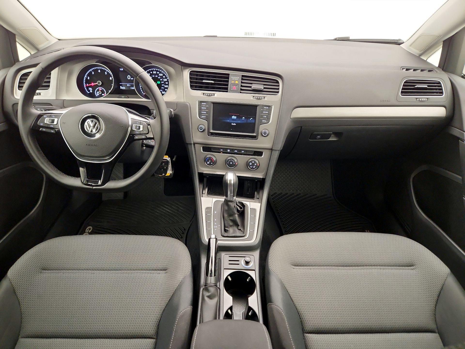 Thumbnail: 2016 Volkswagen Golf - 9
