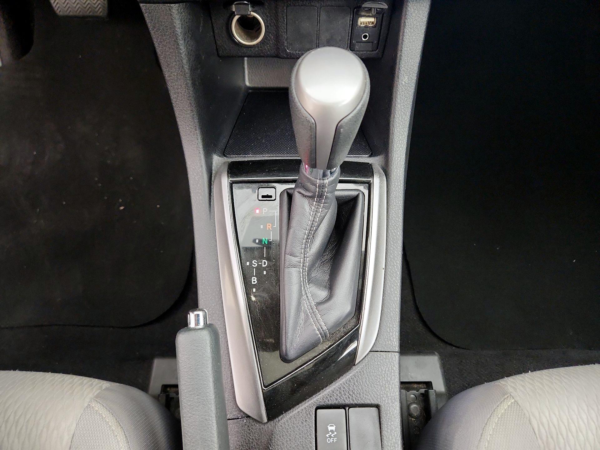 Thumbnail: 2015 Toyota Corolla - 18