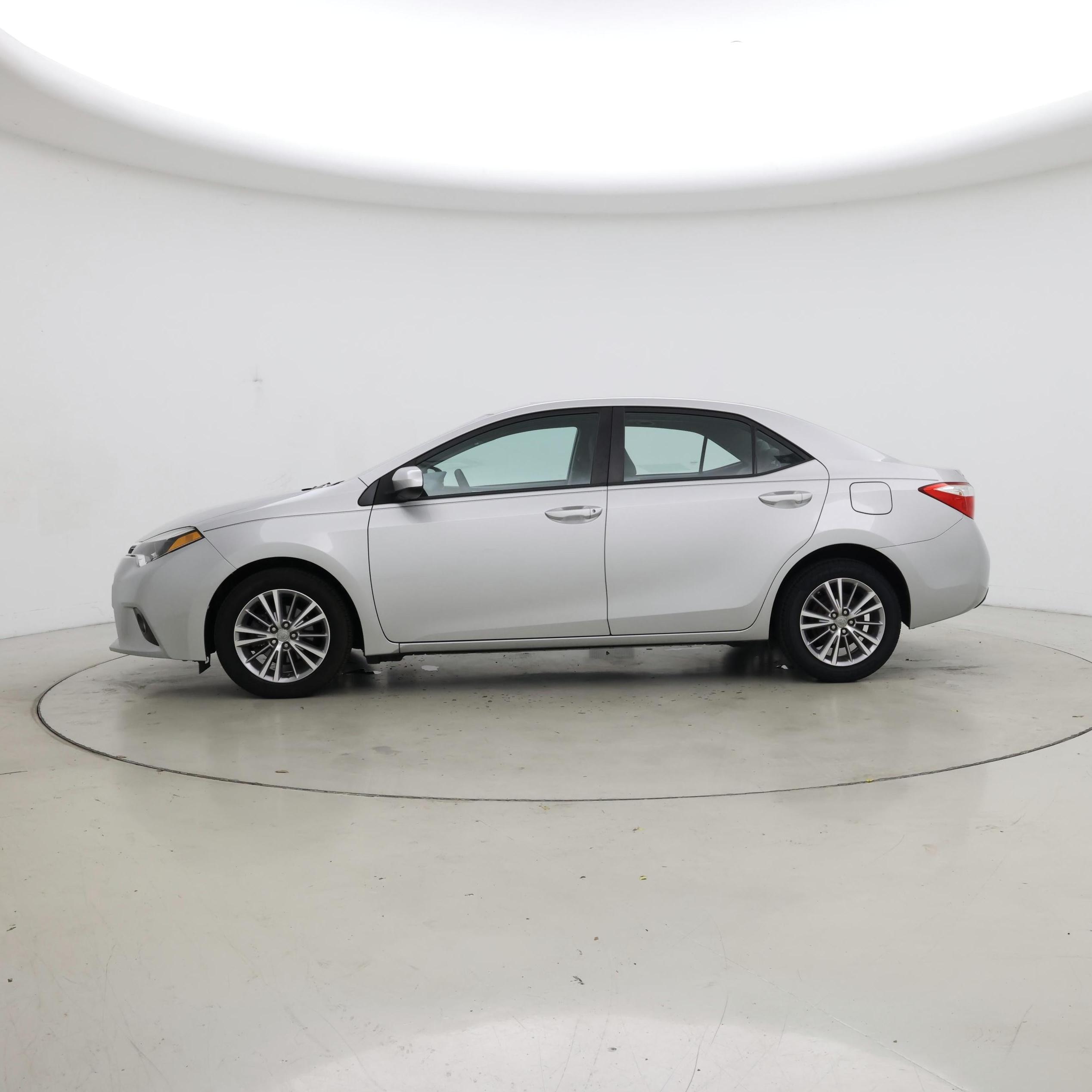 Thumbnail: 2015 Toyota Corolla - 3