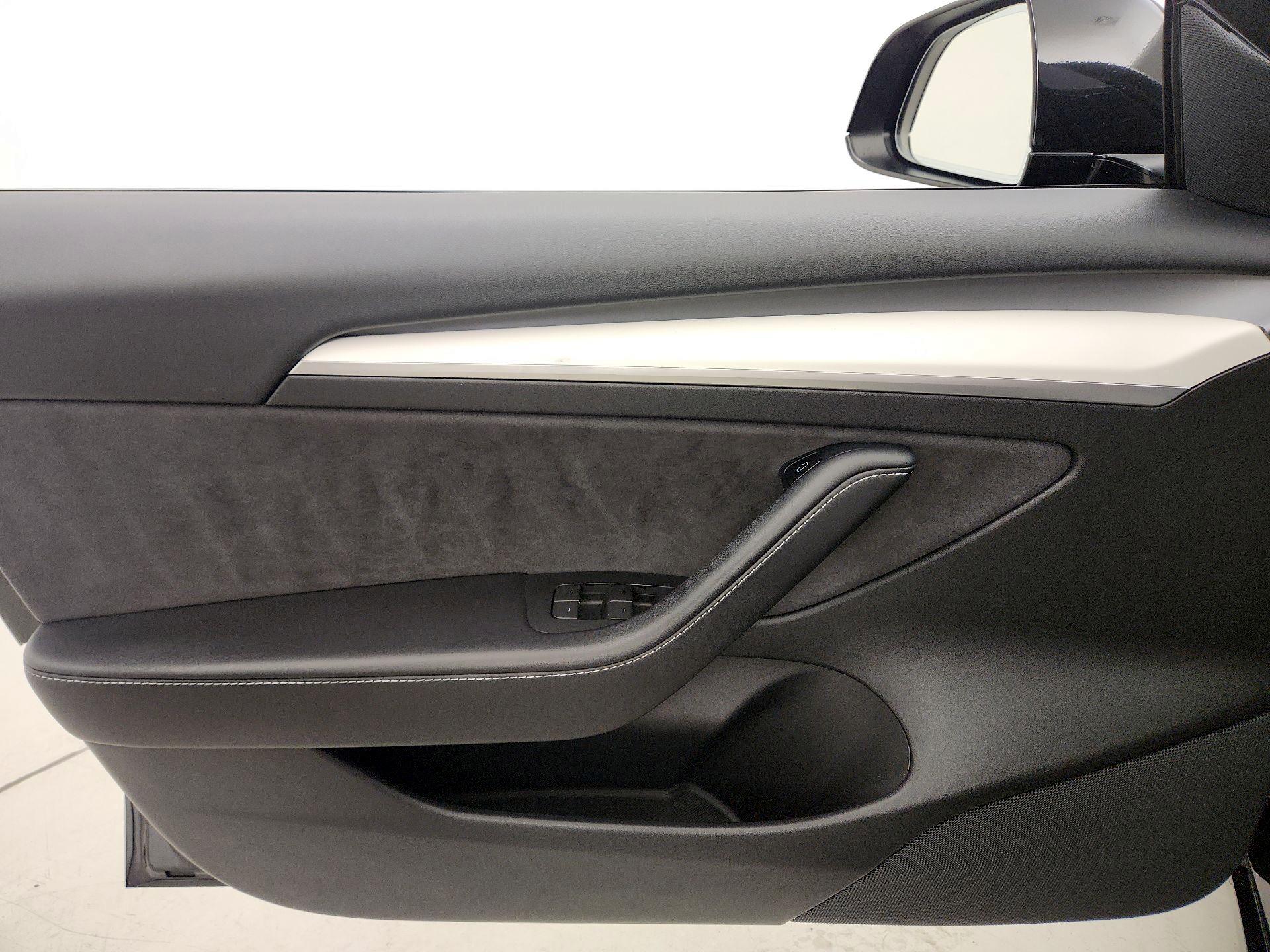 Thumbnail: 2021 Tesla Model 3 - 12