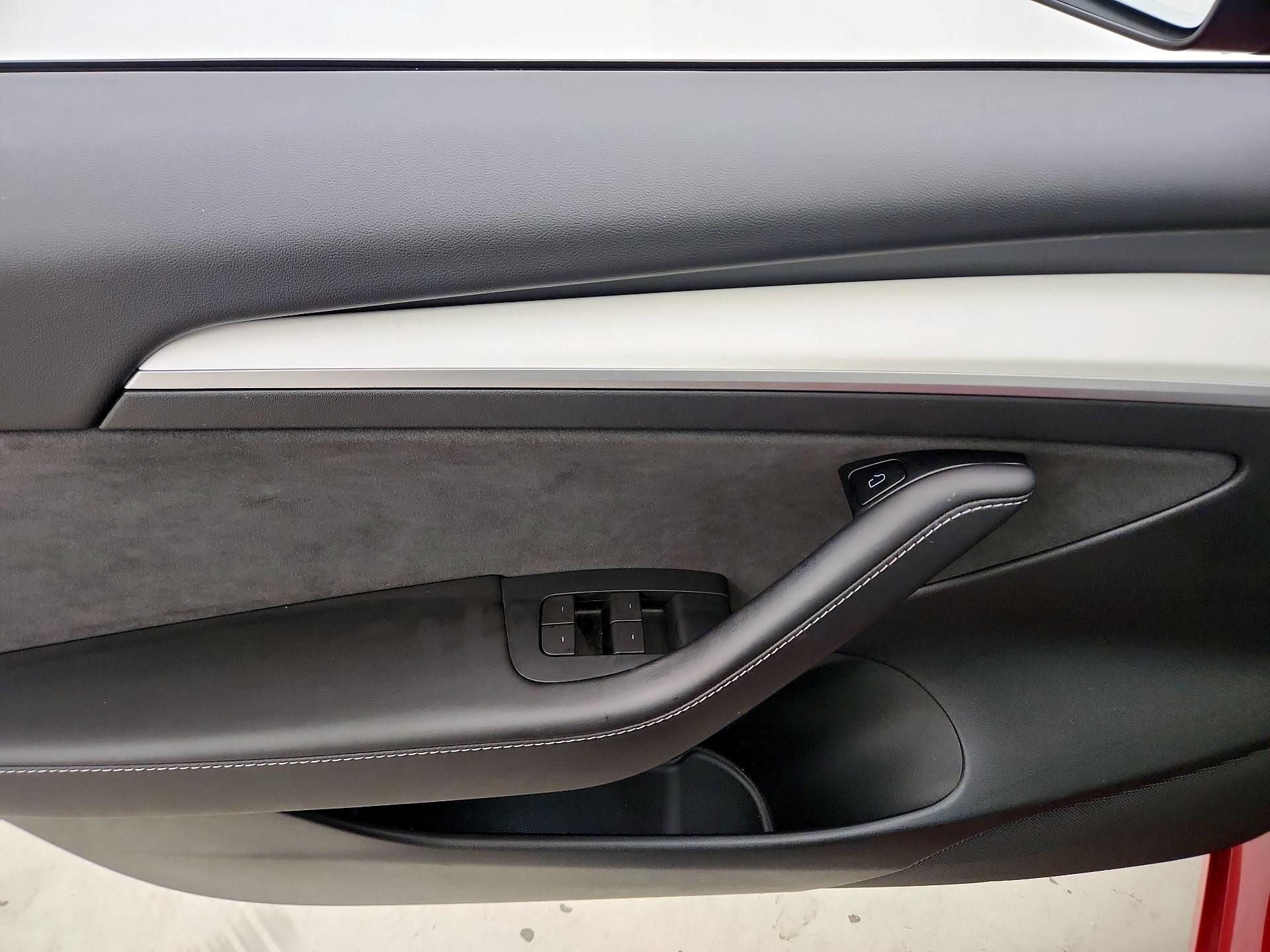Thumbnail: 2021 Tesla Model 3 - 12
