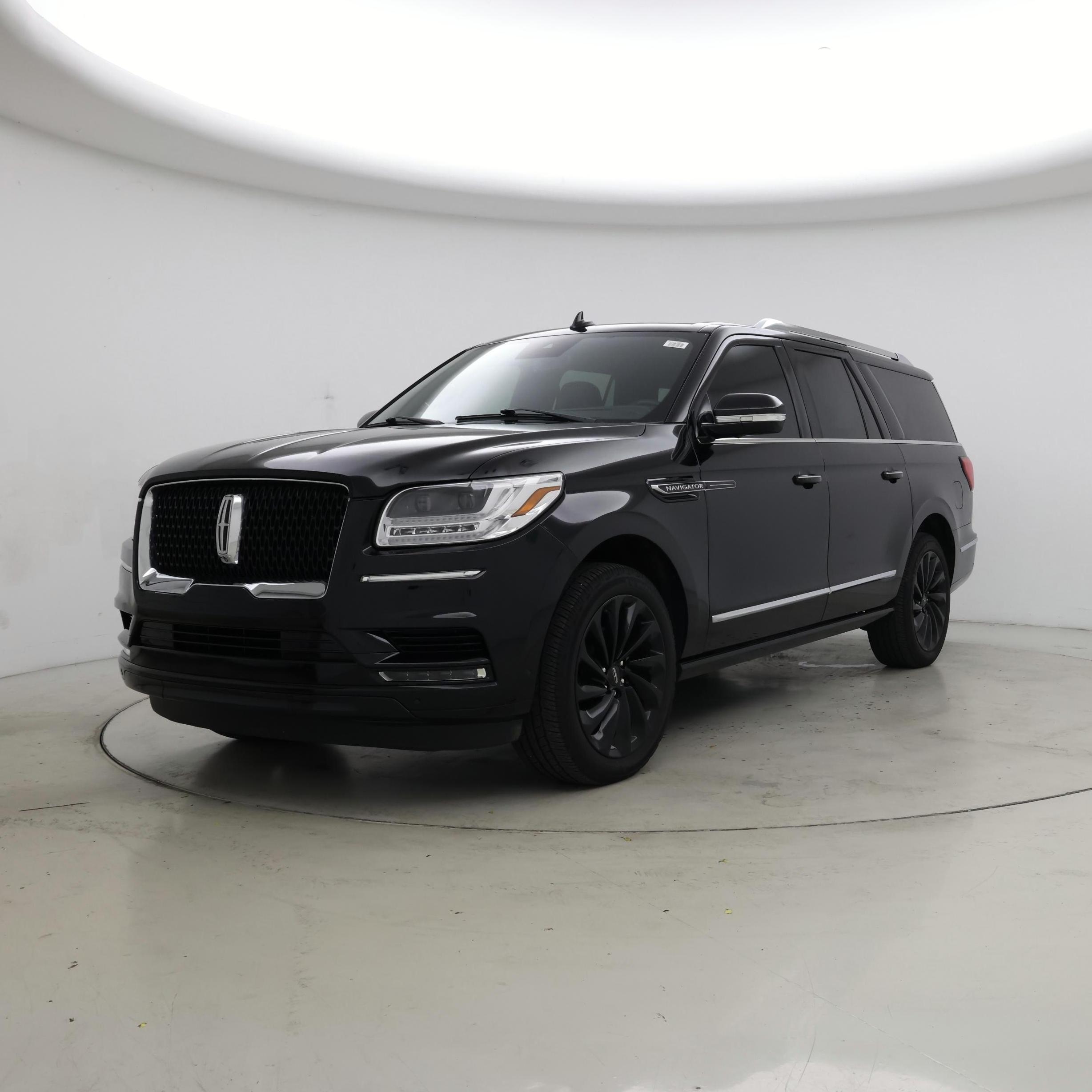 Thumbnail: 2021 Lincoln Navigator L - 4