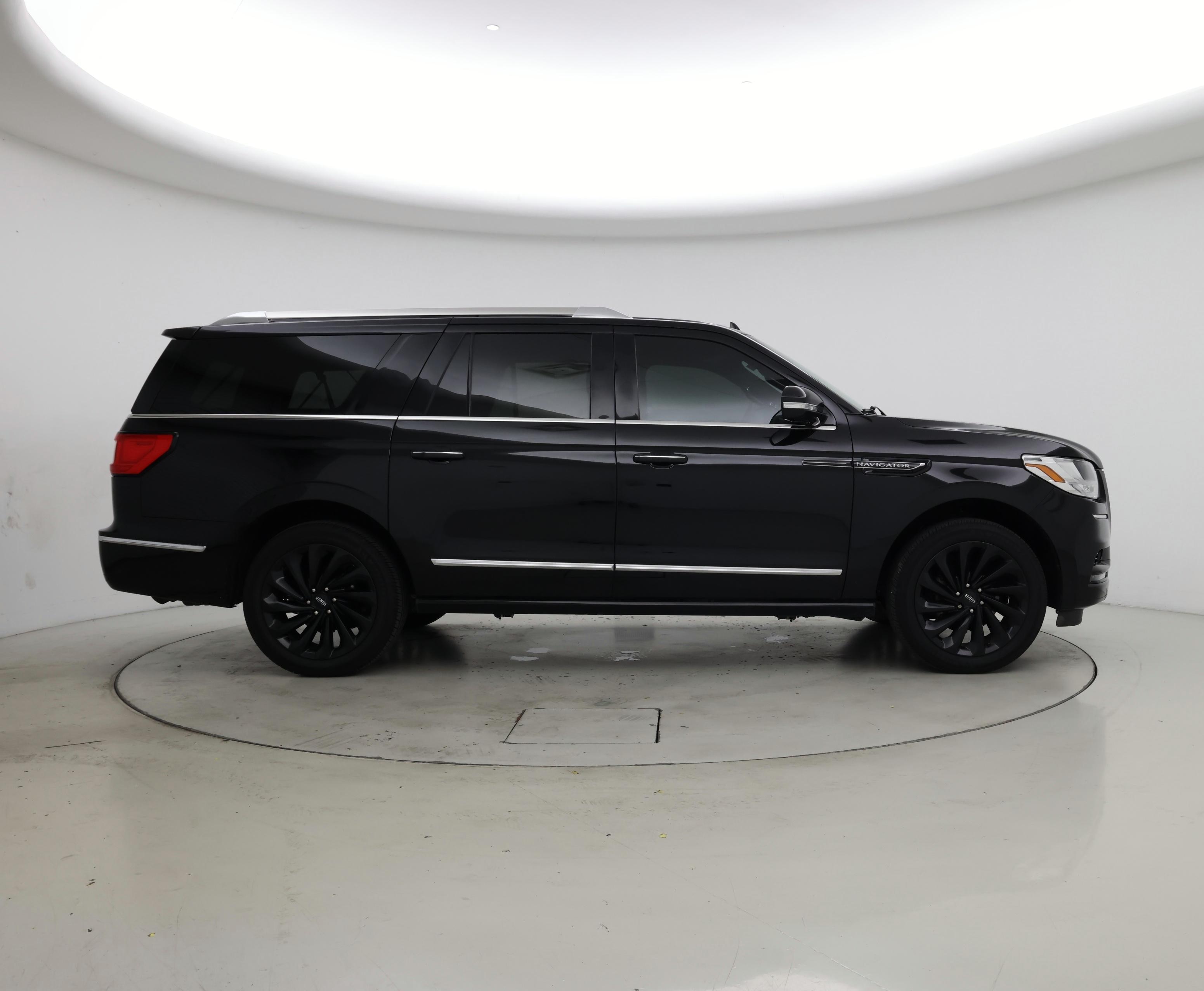 Thumbnail: 2021 Lincoln Navigator L - 7