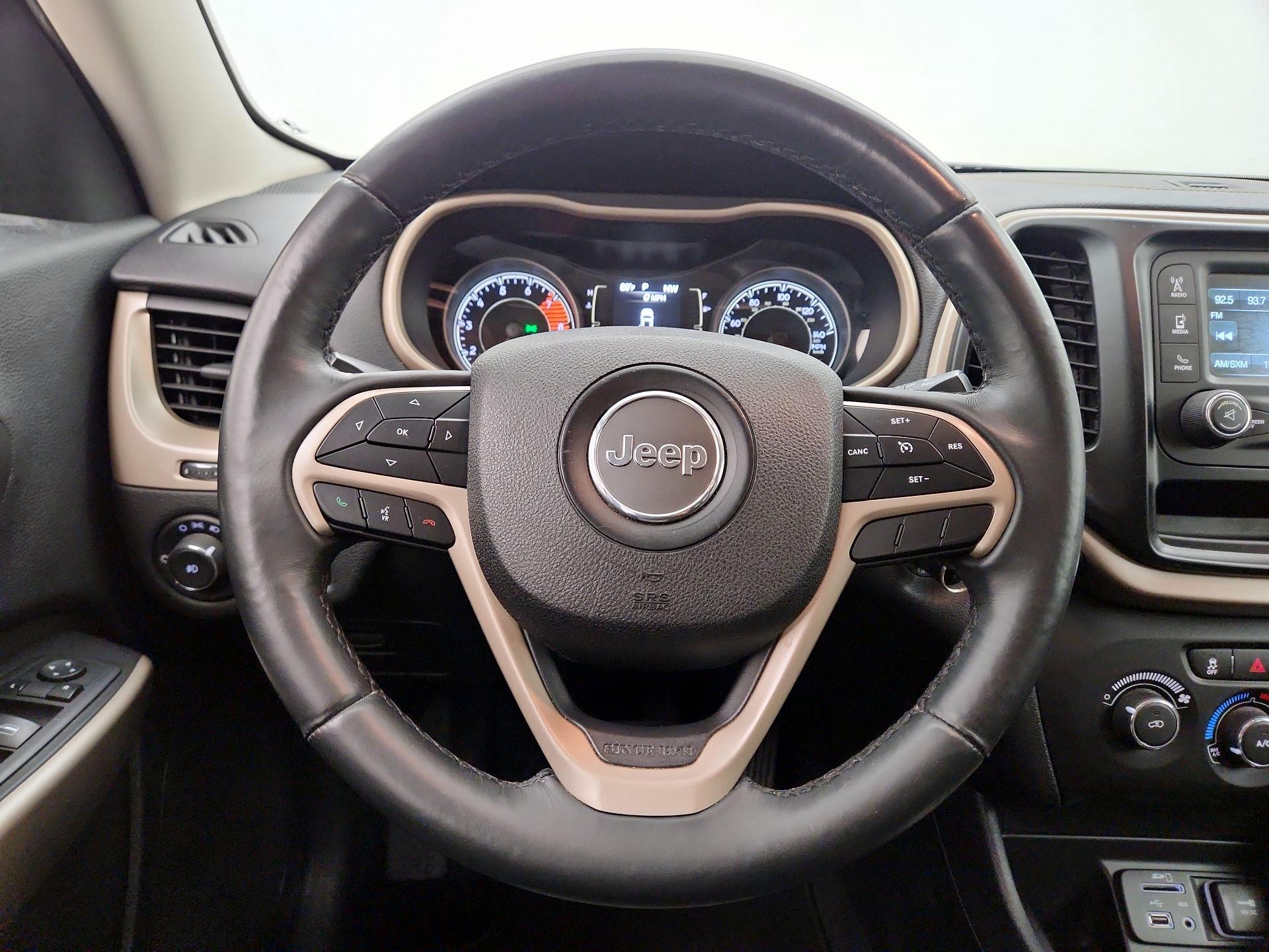 Thumbnail: 2018 Jeep Cherokee - 10