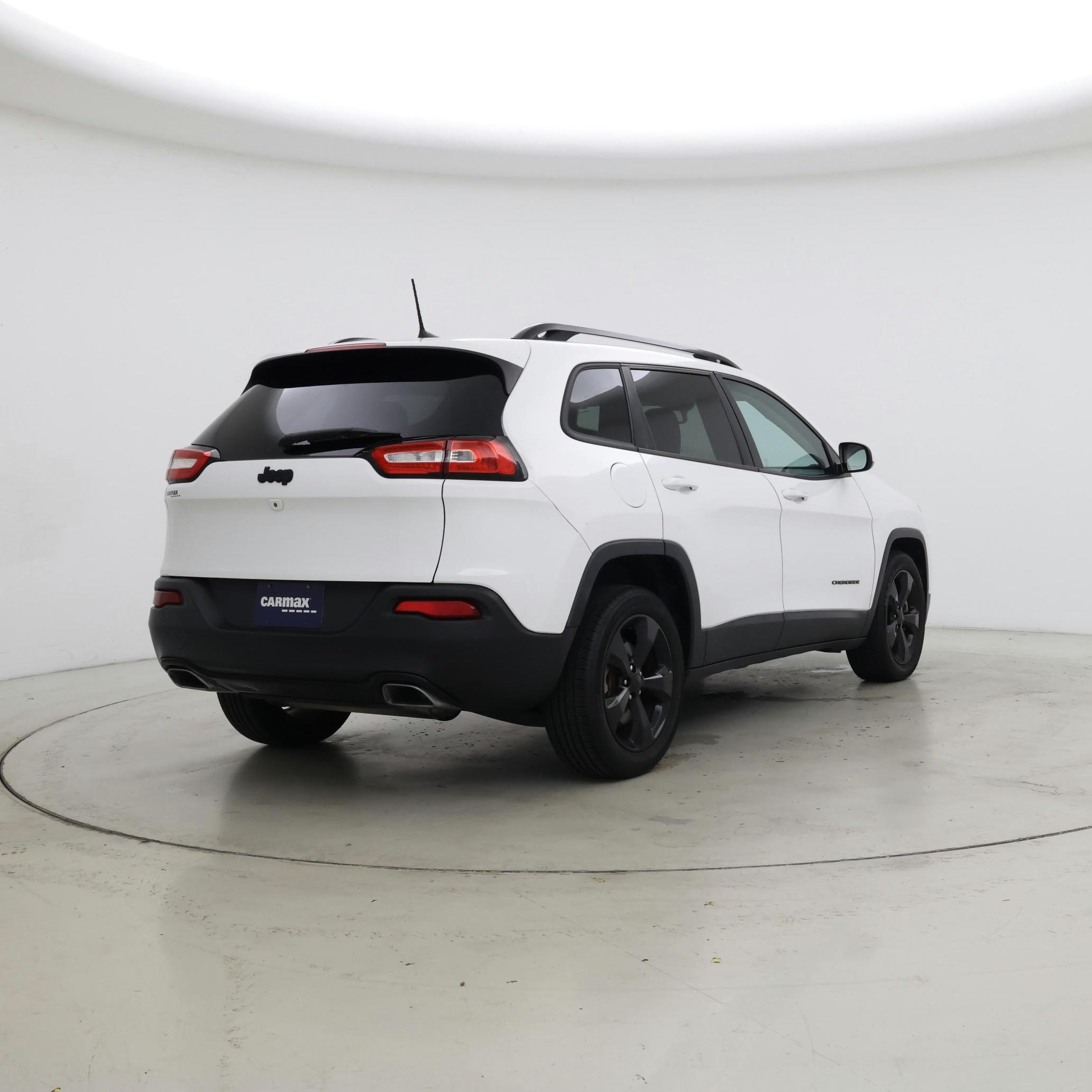 Thumbnail: 2018 Jeep Cherokee - 8