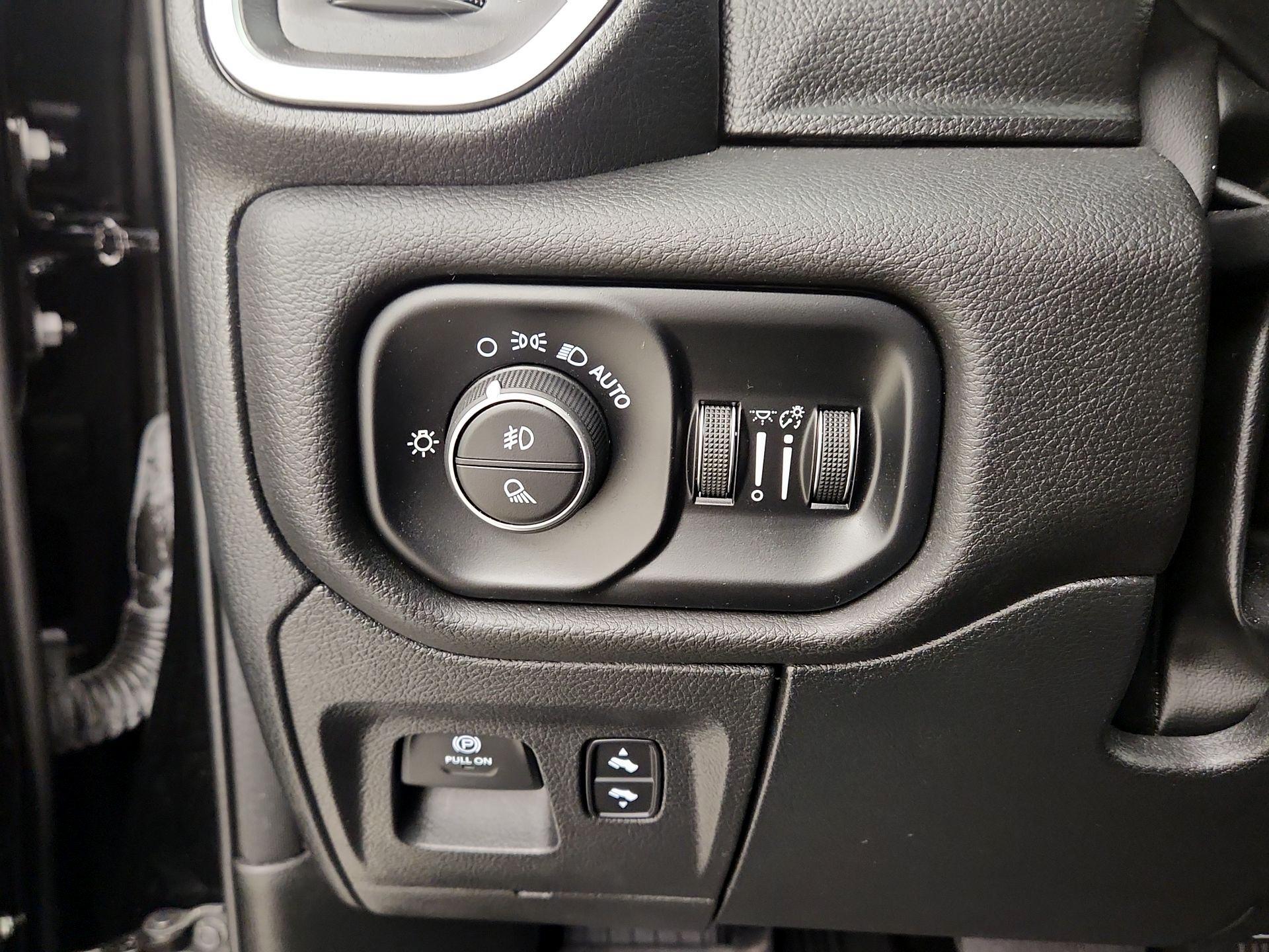 Thumbnail: 2025 RAM 1500 - 13