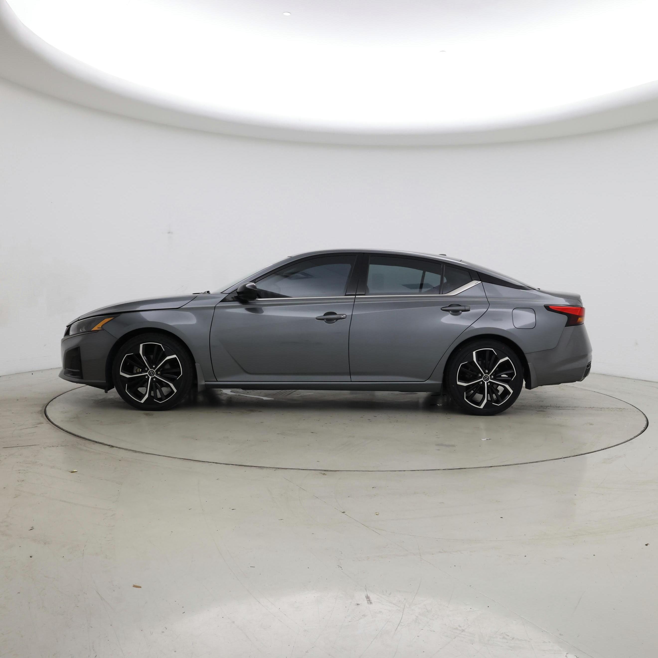 Thumbnail: 2023 Nissan Altima - 3