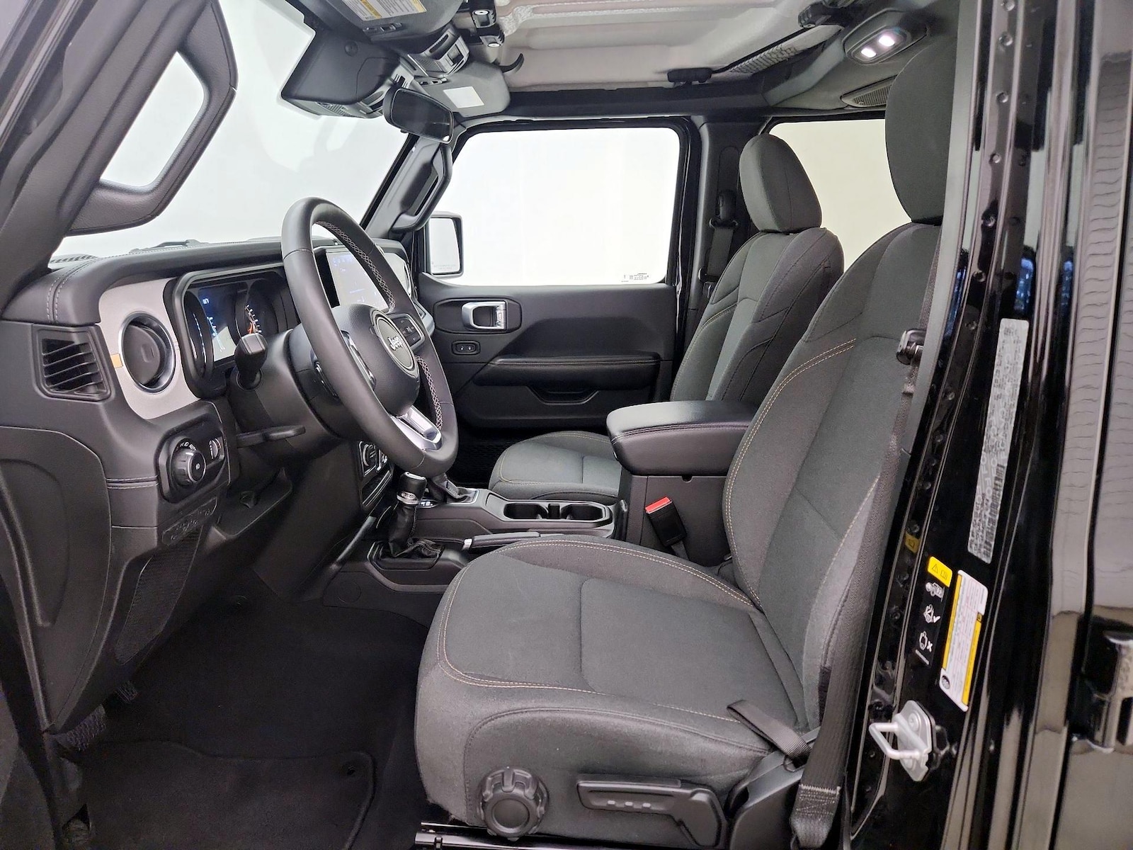 2025 Jeep Wrangler 4-Door Sahara - Photo 12