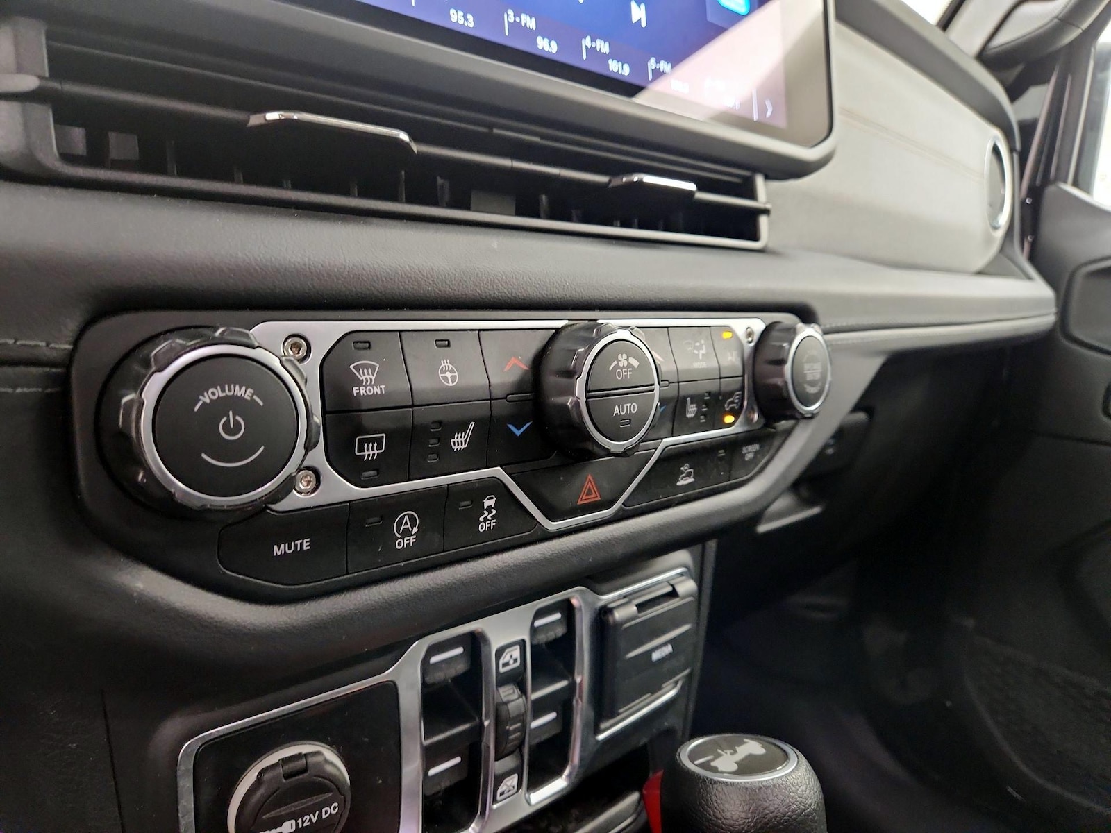 2025 Jeep Wrangler 4-Door Sahara - Photo 17