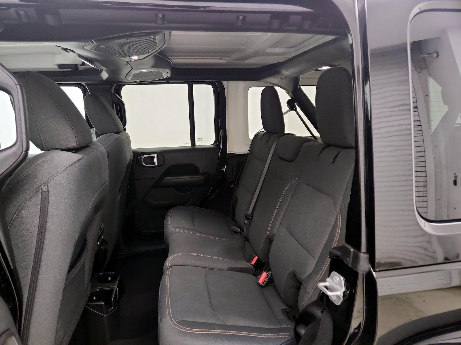 2025 Jeep Wrangler 4-Door Sahara - Photo 20