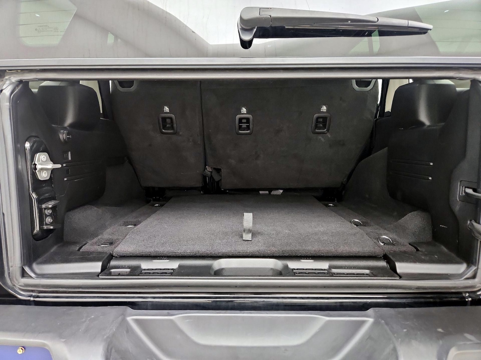 2025 Jeep Wrangler 4-Door Sahara - Photo 21