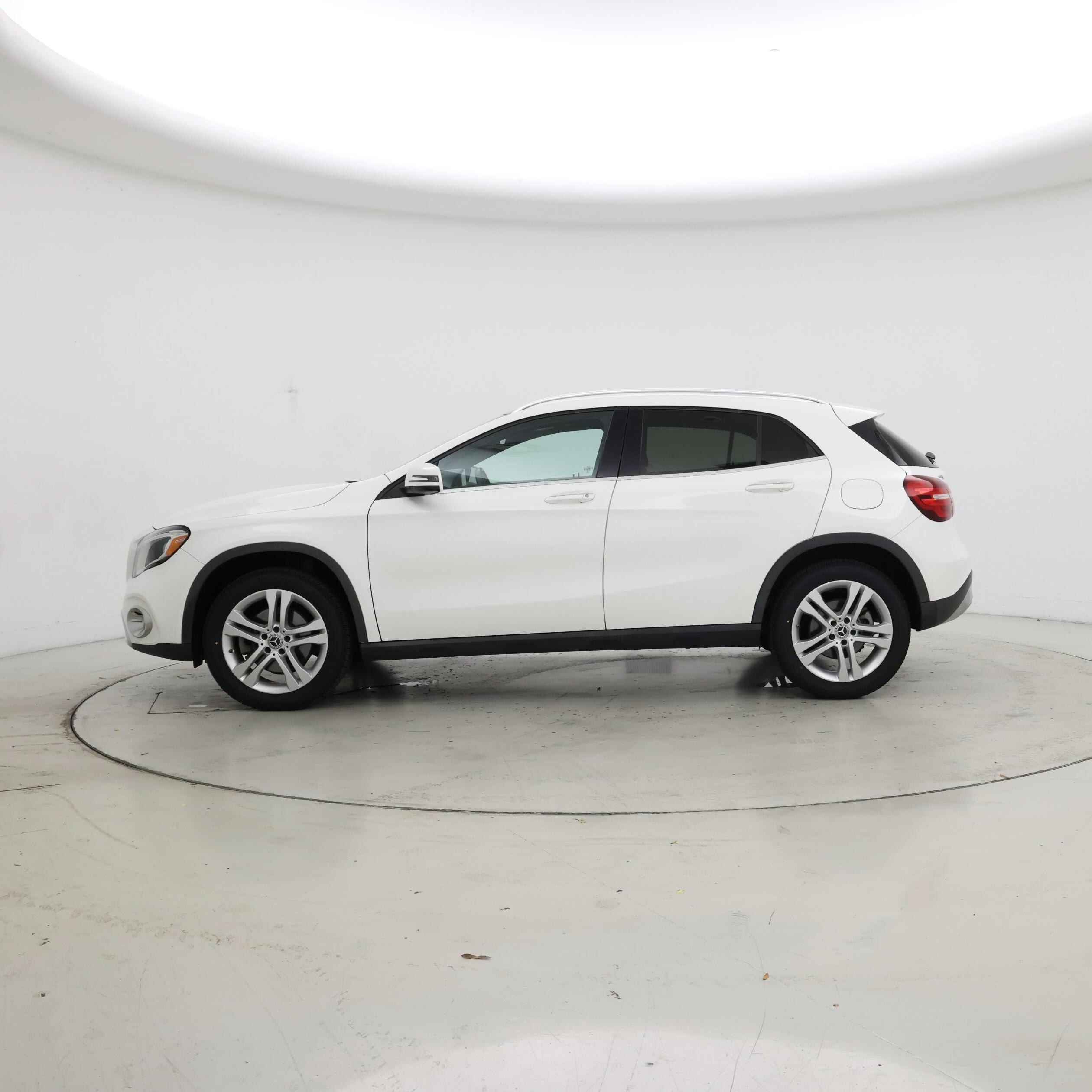 Thumbnail: 2020 Mercedes-Benz GLA - 3
