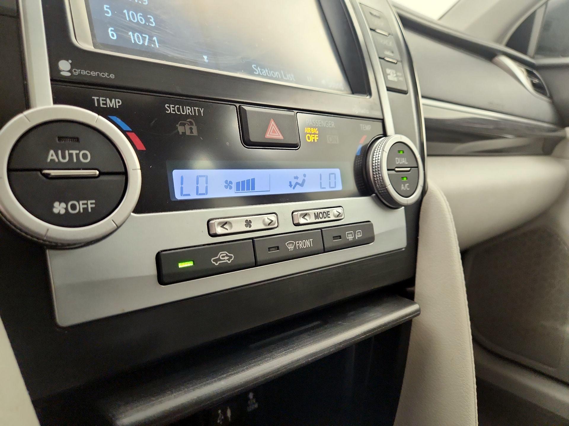 Thumbnail: 2014 Toyota Camry - 15