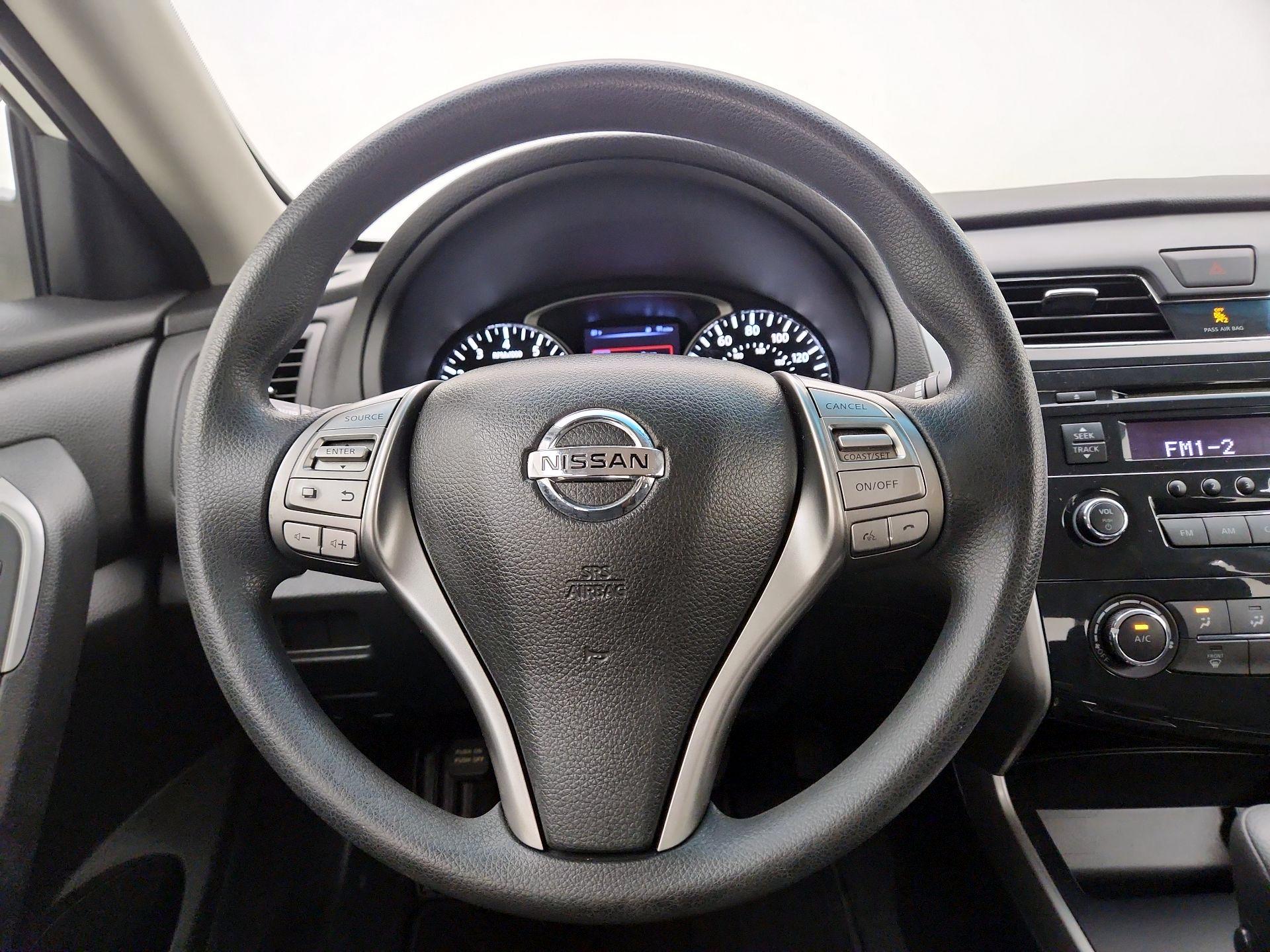 Thumbnail: 2015 Nissan Altima - 10