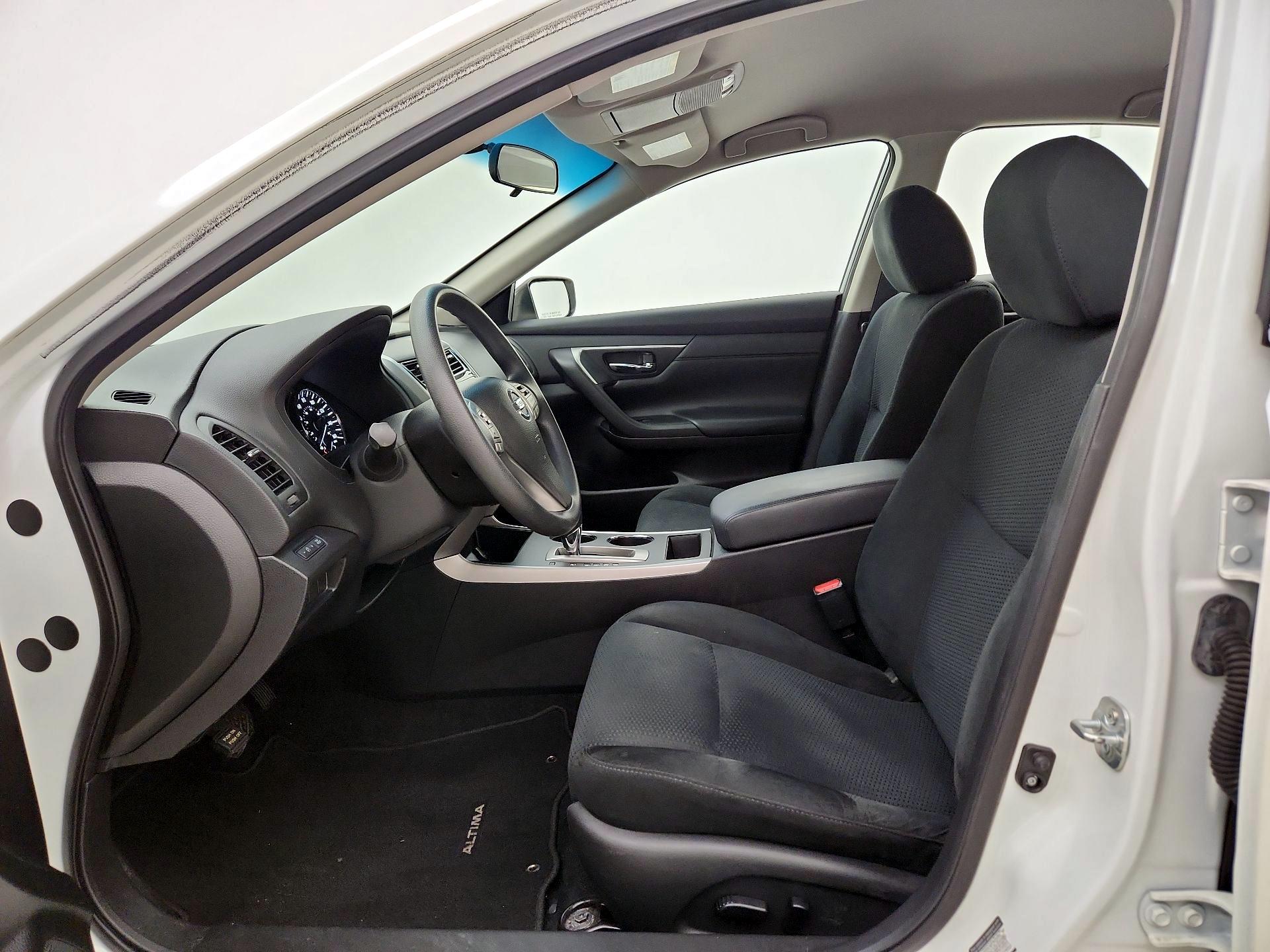 Thumbnail: 2015 Nissan Altima - 11