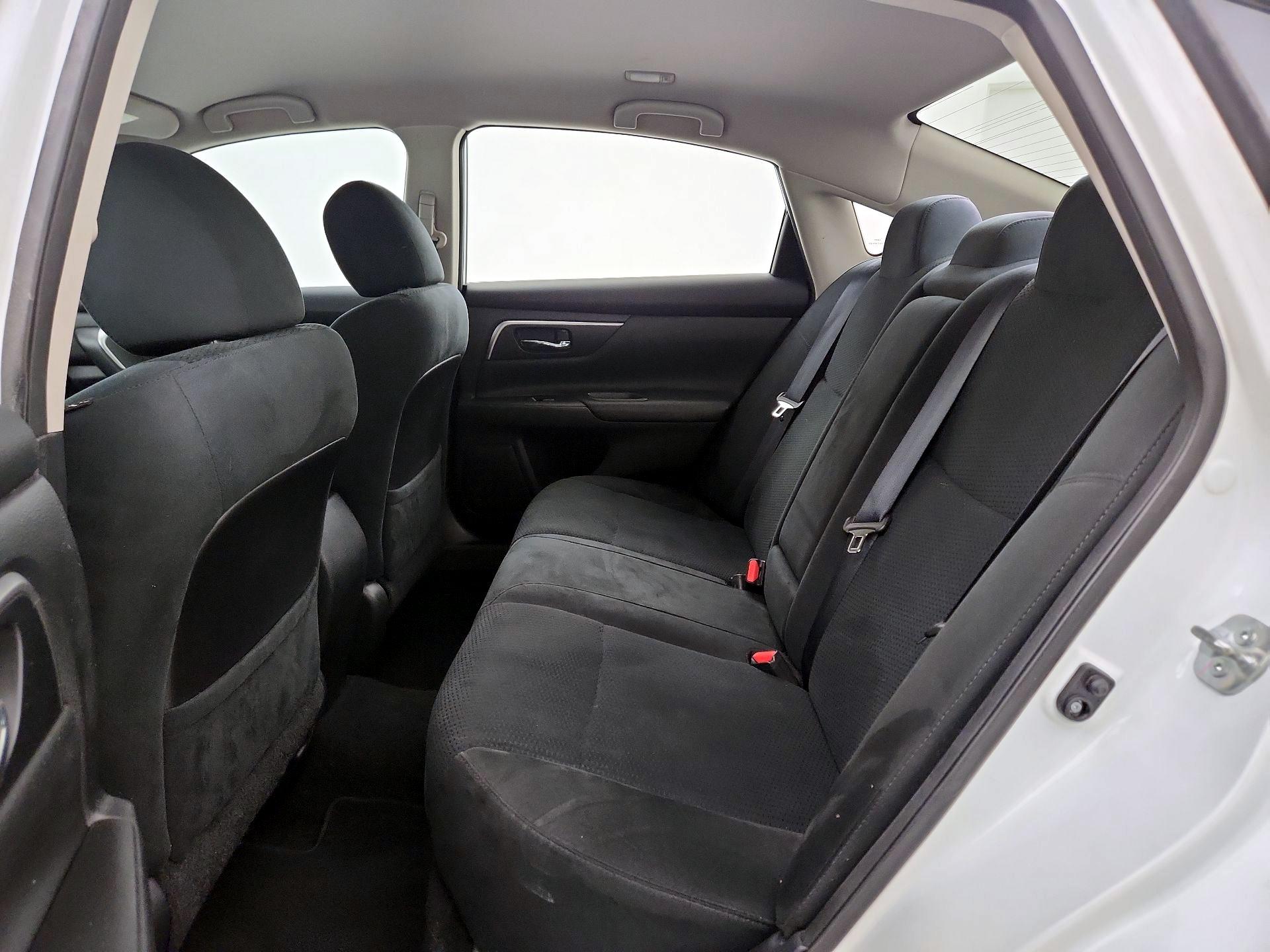 Thumbnail: 2015 Nissan Altima - 16