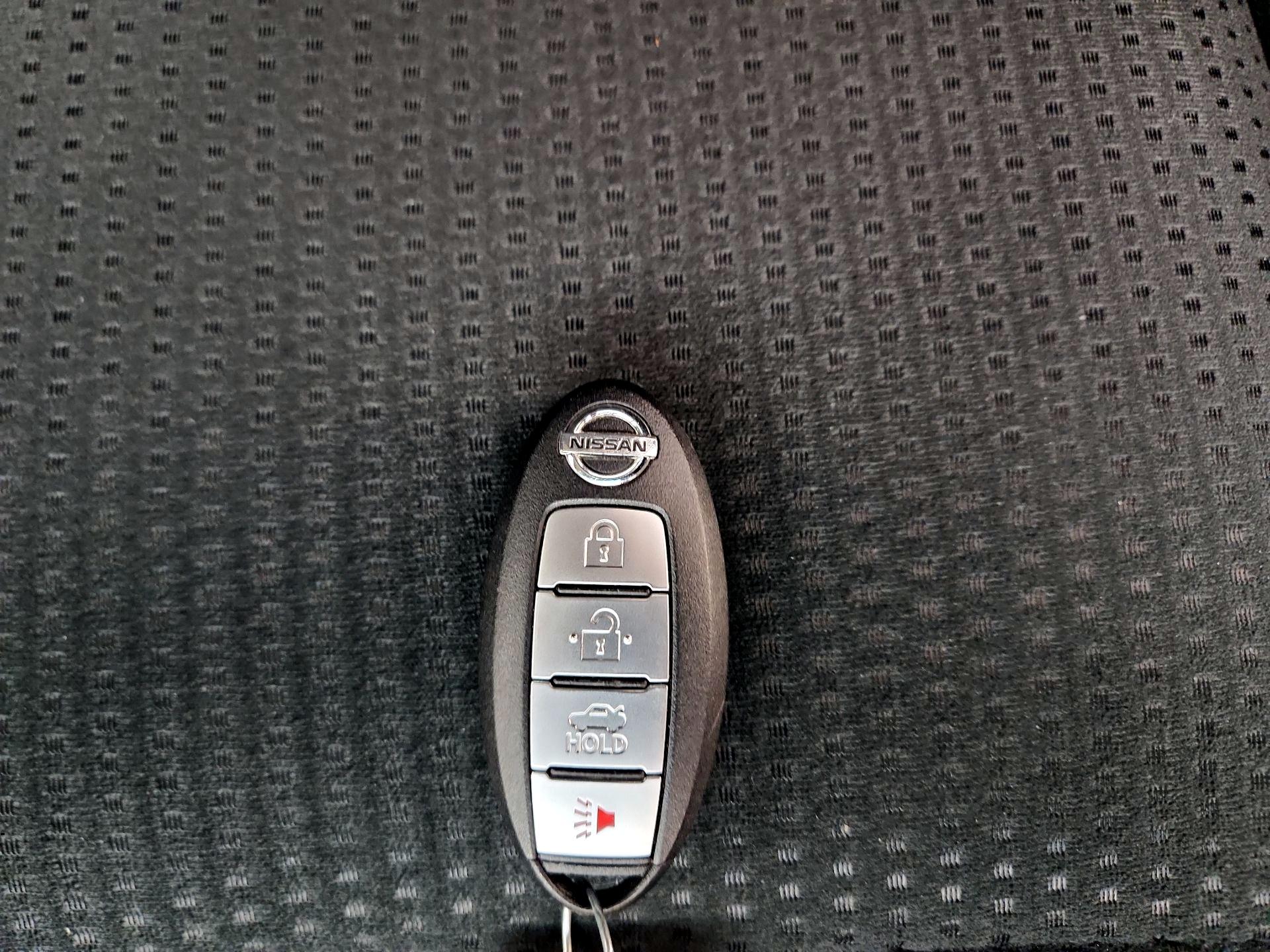Thumbnail: 2015 Nissan Altima - 19