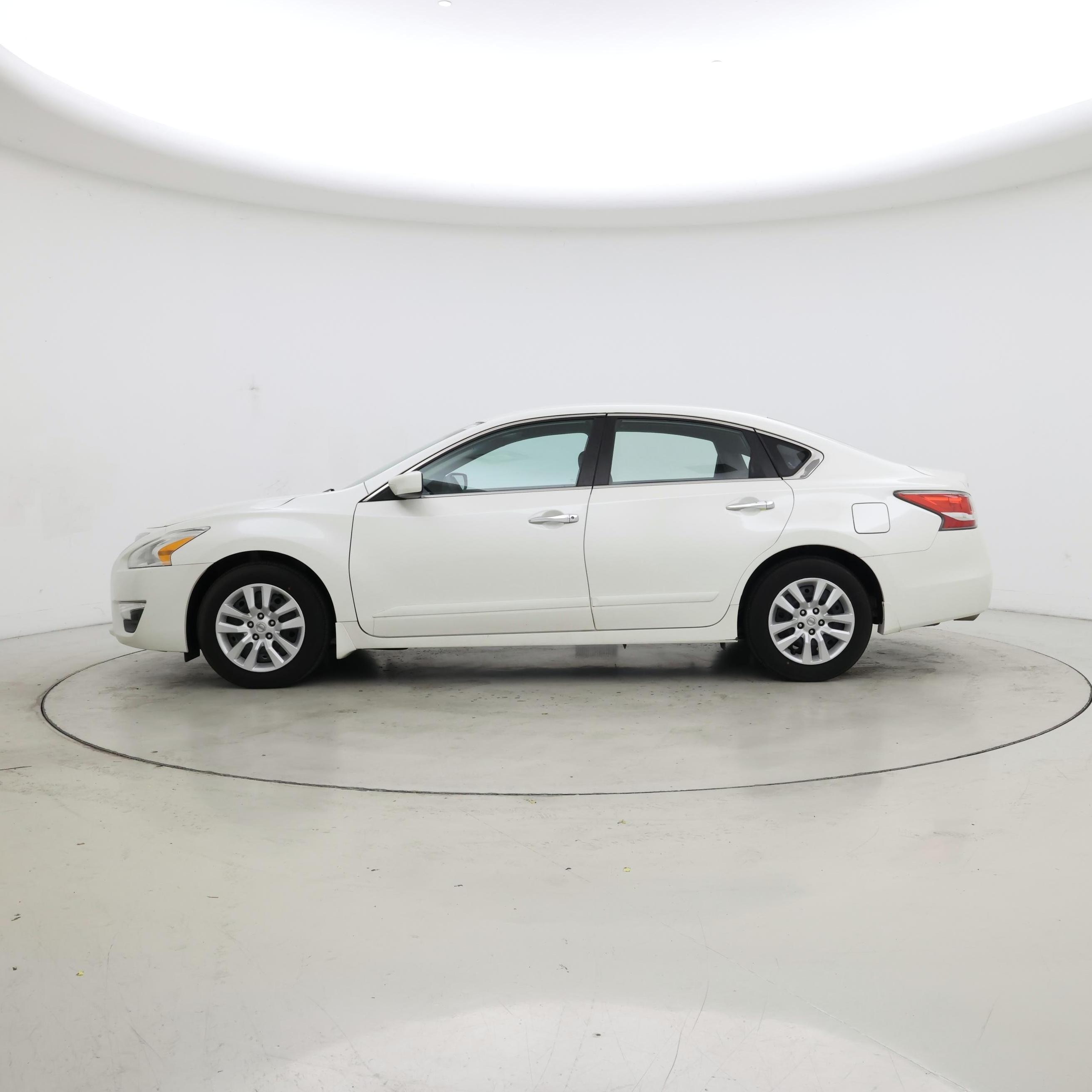 Thumbnail: 2015 Nissan Altima - 3