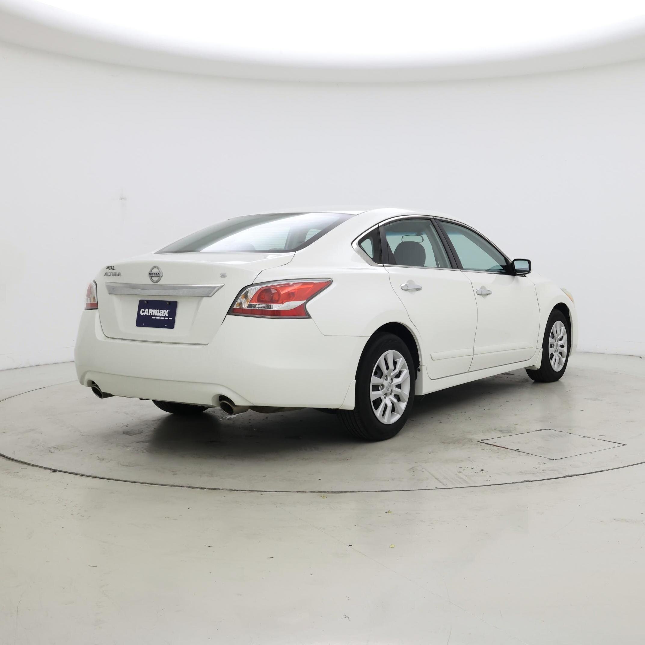 Thumbnail: 2015 Nissan Altima - 8