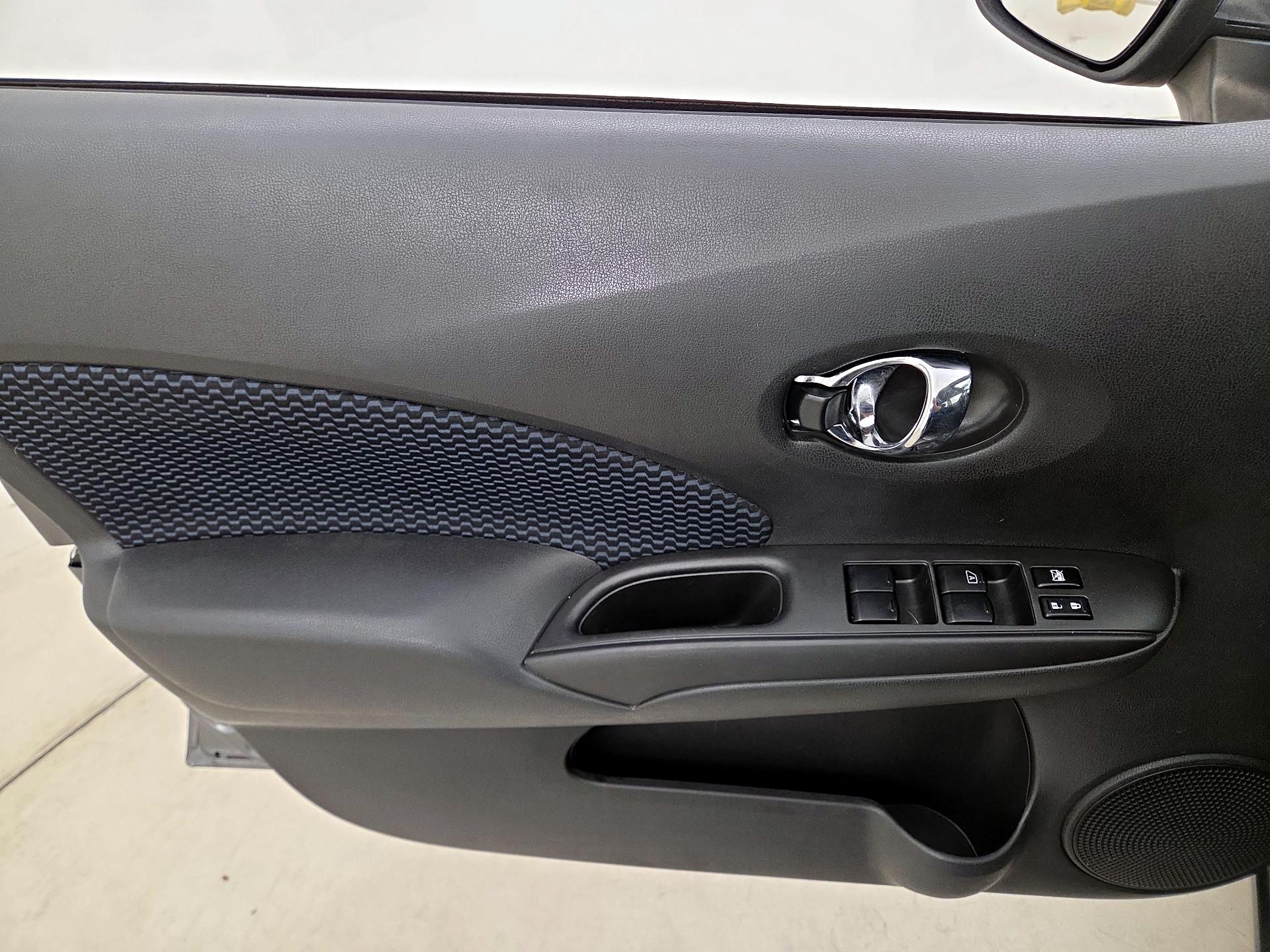 Thumbnail: 2016 Nissan Versa Note - 12